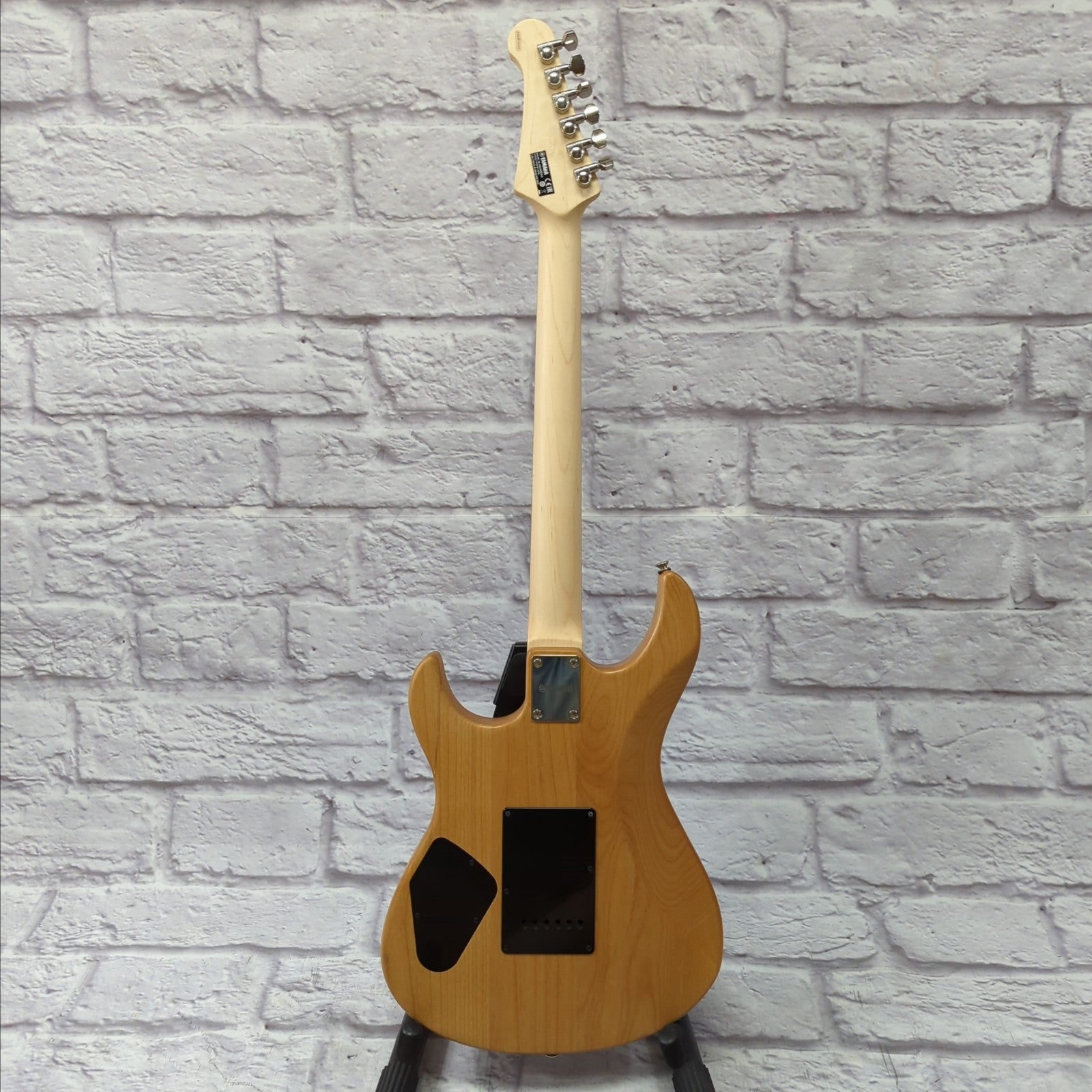 Yamaha Pacifica PAC612VIIX Solid Body Electric Rosewood Fingerboard Natural Satin