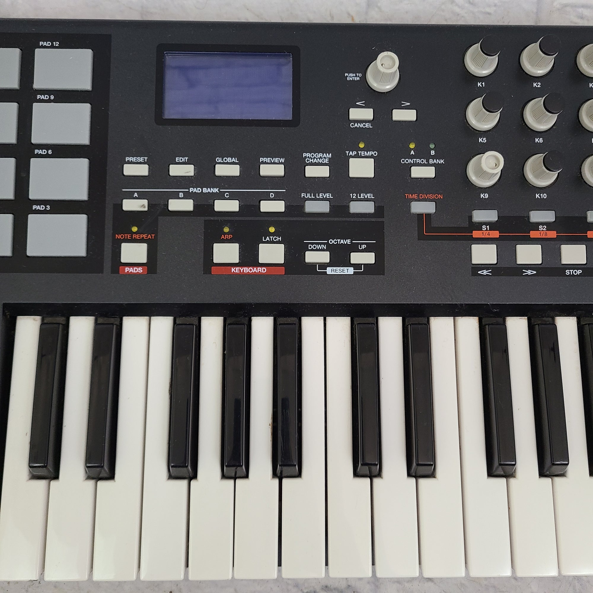 Akai MPK 25 Midi Controller