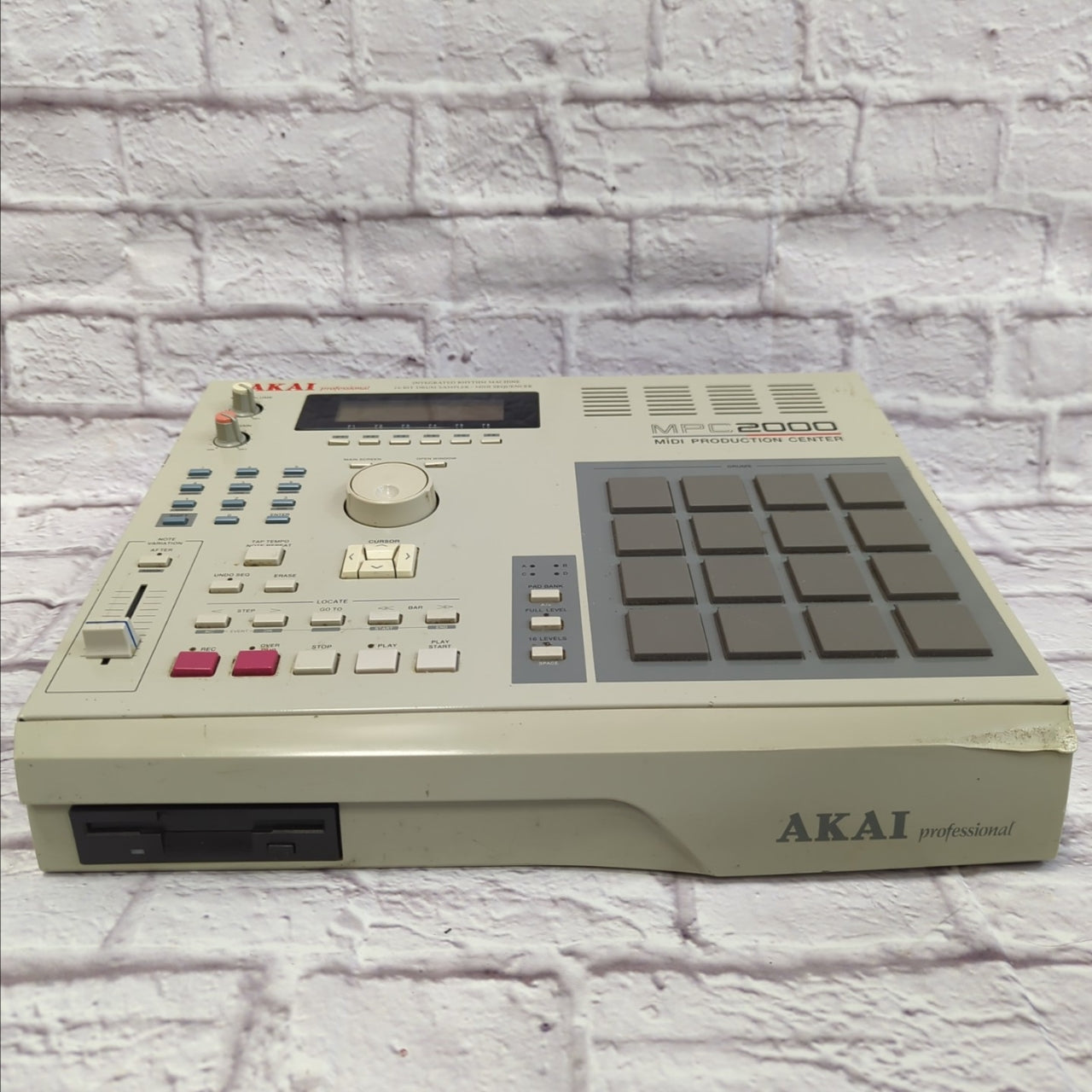 Akai MPC2000 Production Center