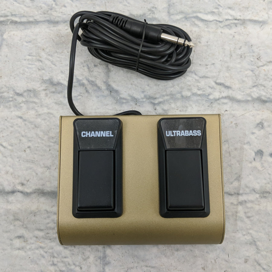 Behringer FS112B 2-Button Bass Amp Footswitch