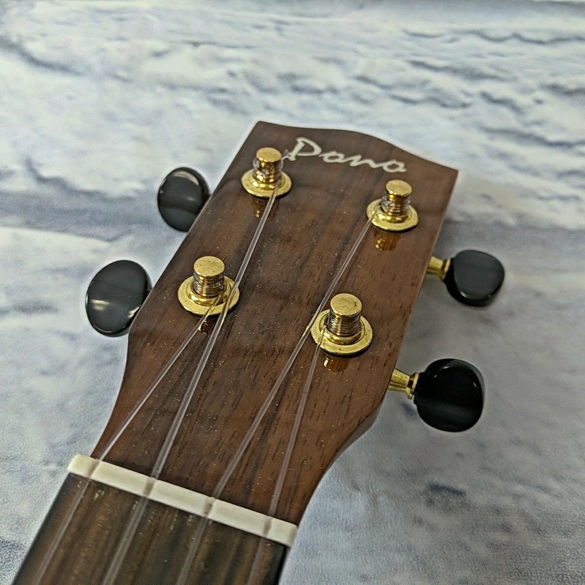 Pono MCD Mahogany Gloss Finish Concert Ukulele
