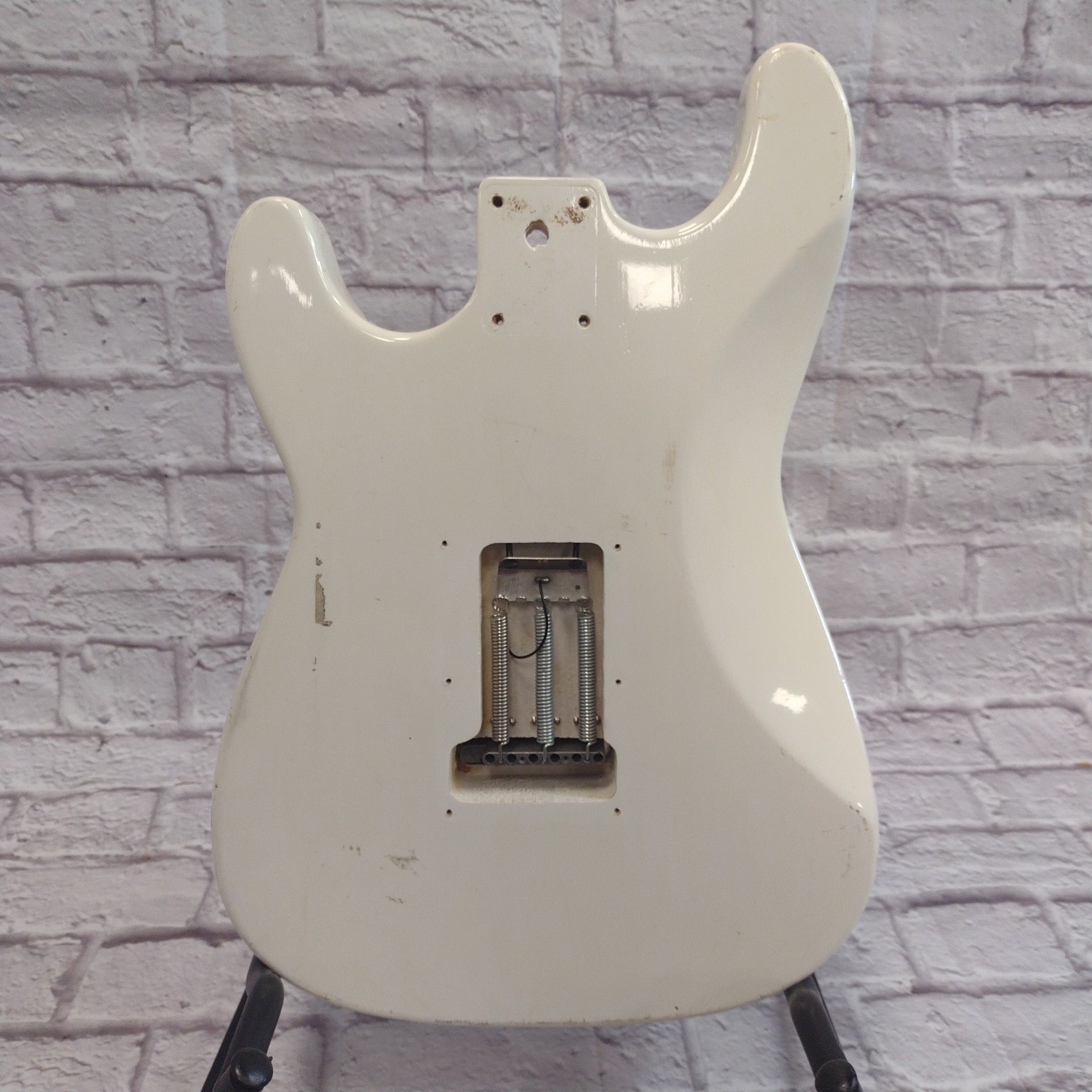 Unknown Olympic White Strat Body w. Pickguard