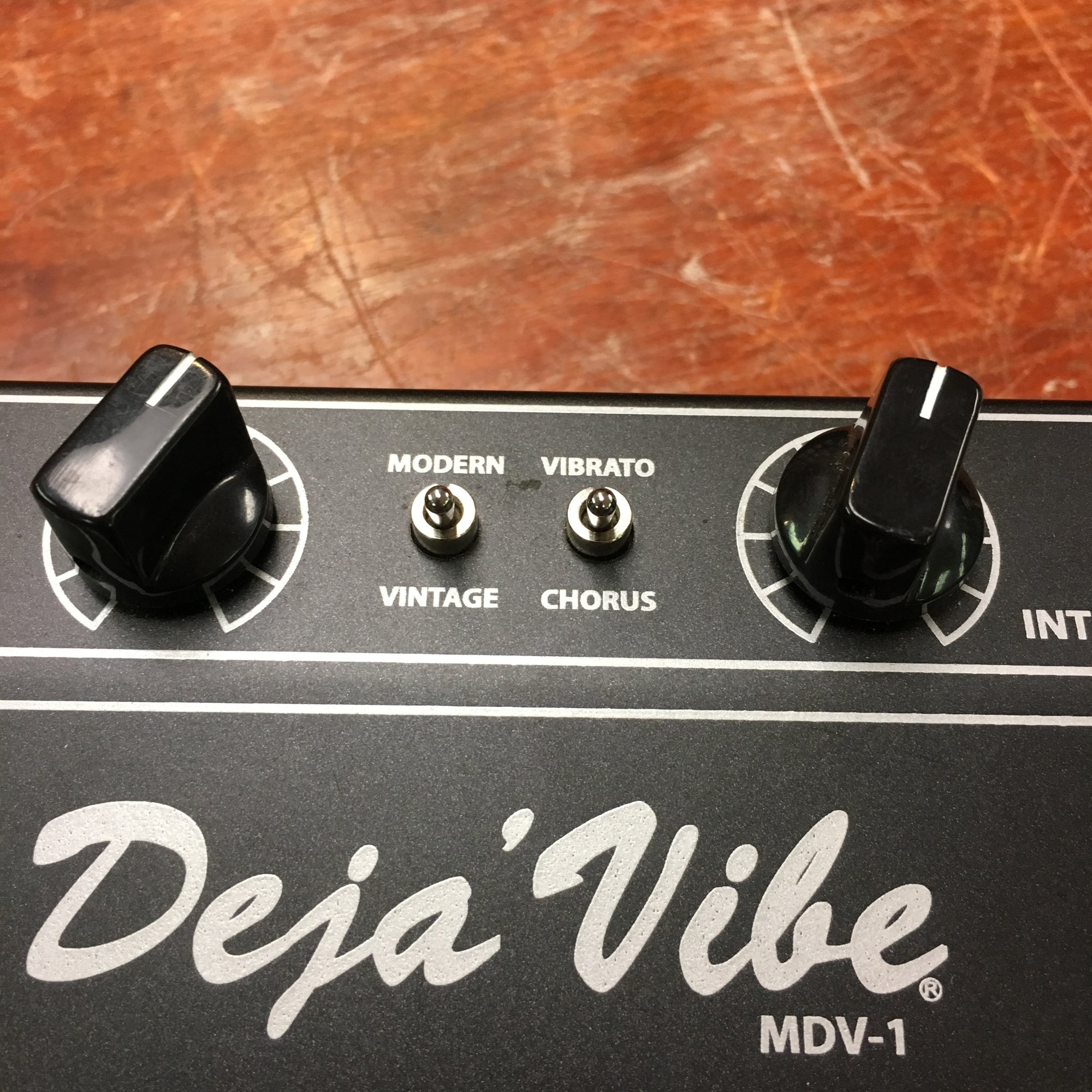 deja vibe pedal Fulltone Deja Vibe MDV-1 Chorus Pedal