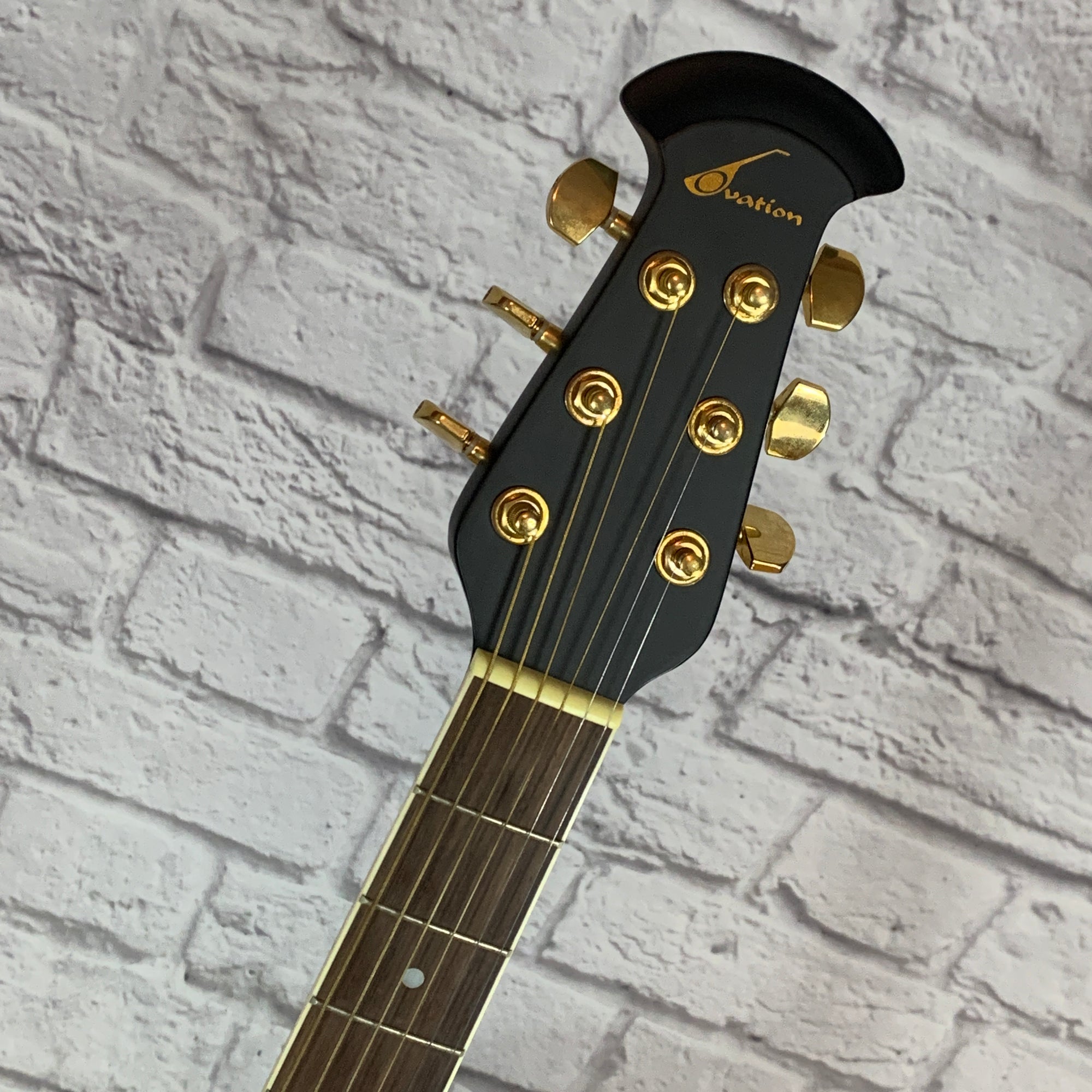 Ovation Celebrity CS 257 Acoustic-Electric