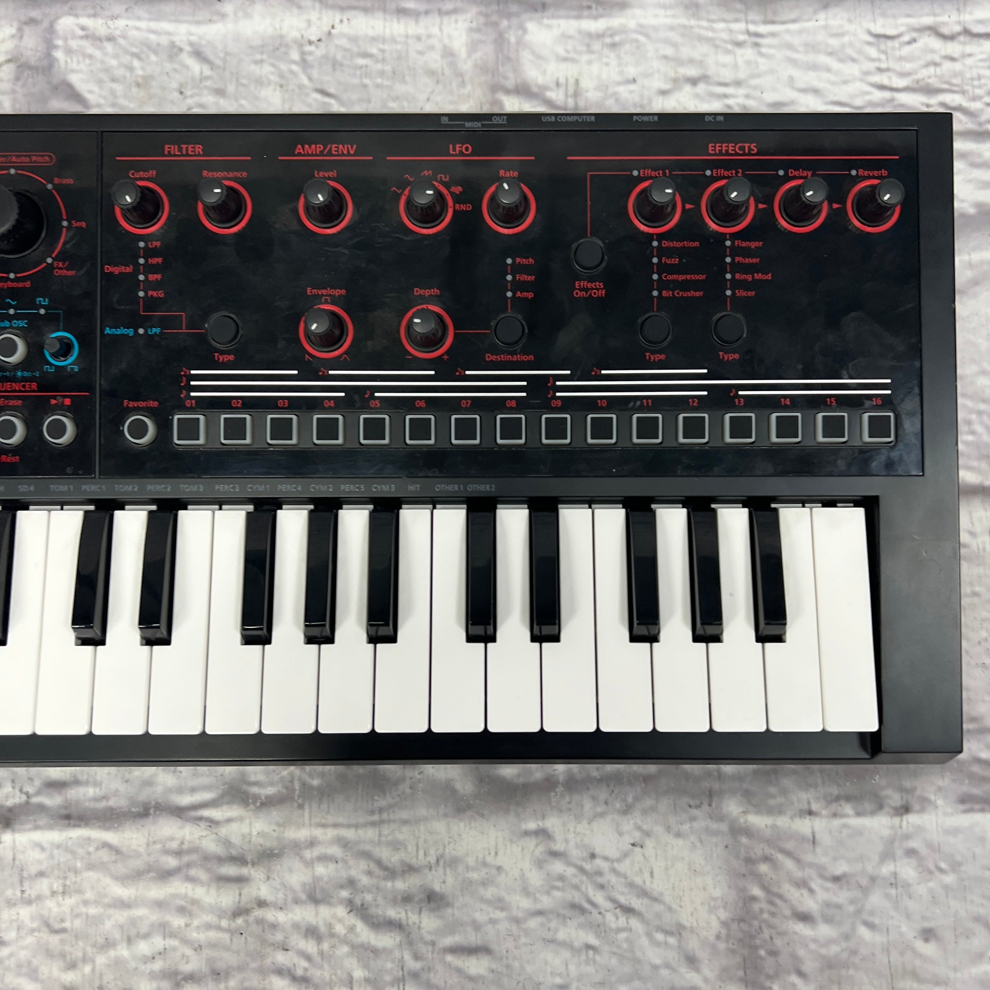 Roland JD-XI 37-Key Analog / Digital Crossover Synthesizer