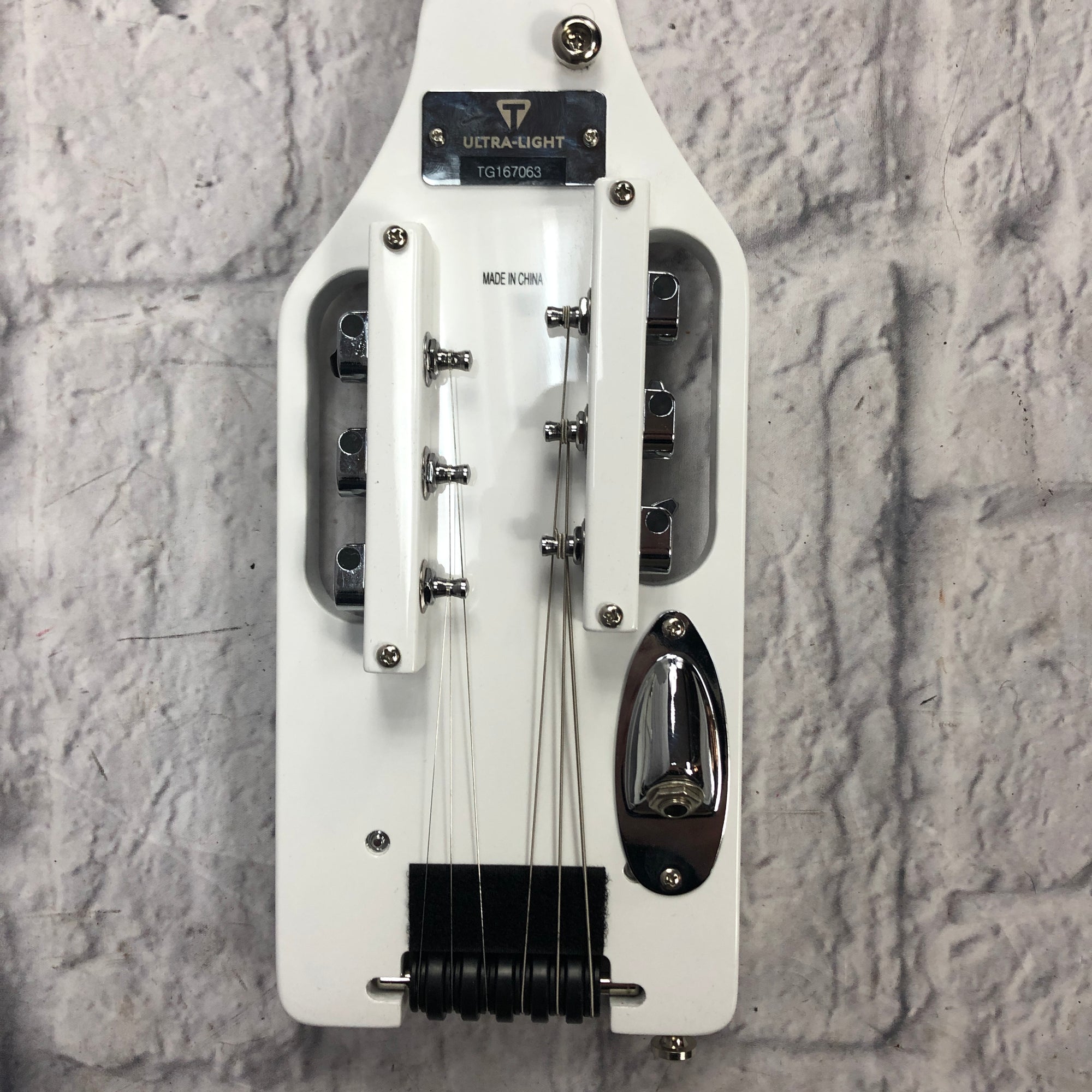 Traveler Ultra-Light White Electric Guitar