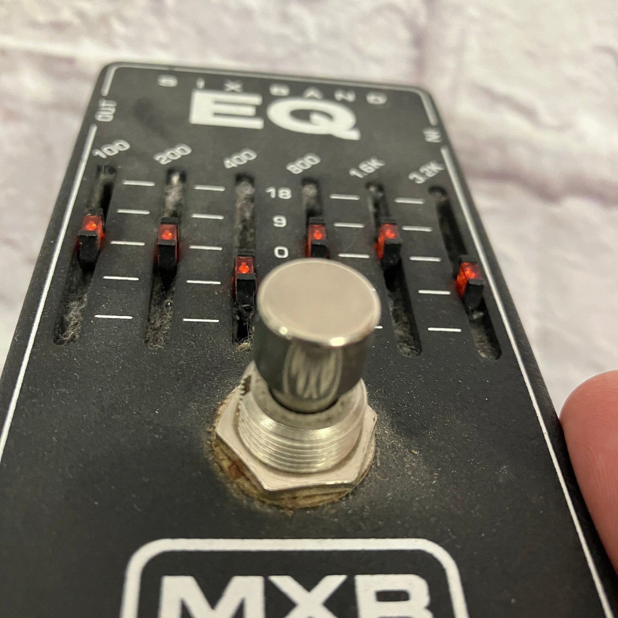 MXR M109s Six Band EQ Pedal - Evolution Music