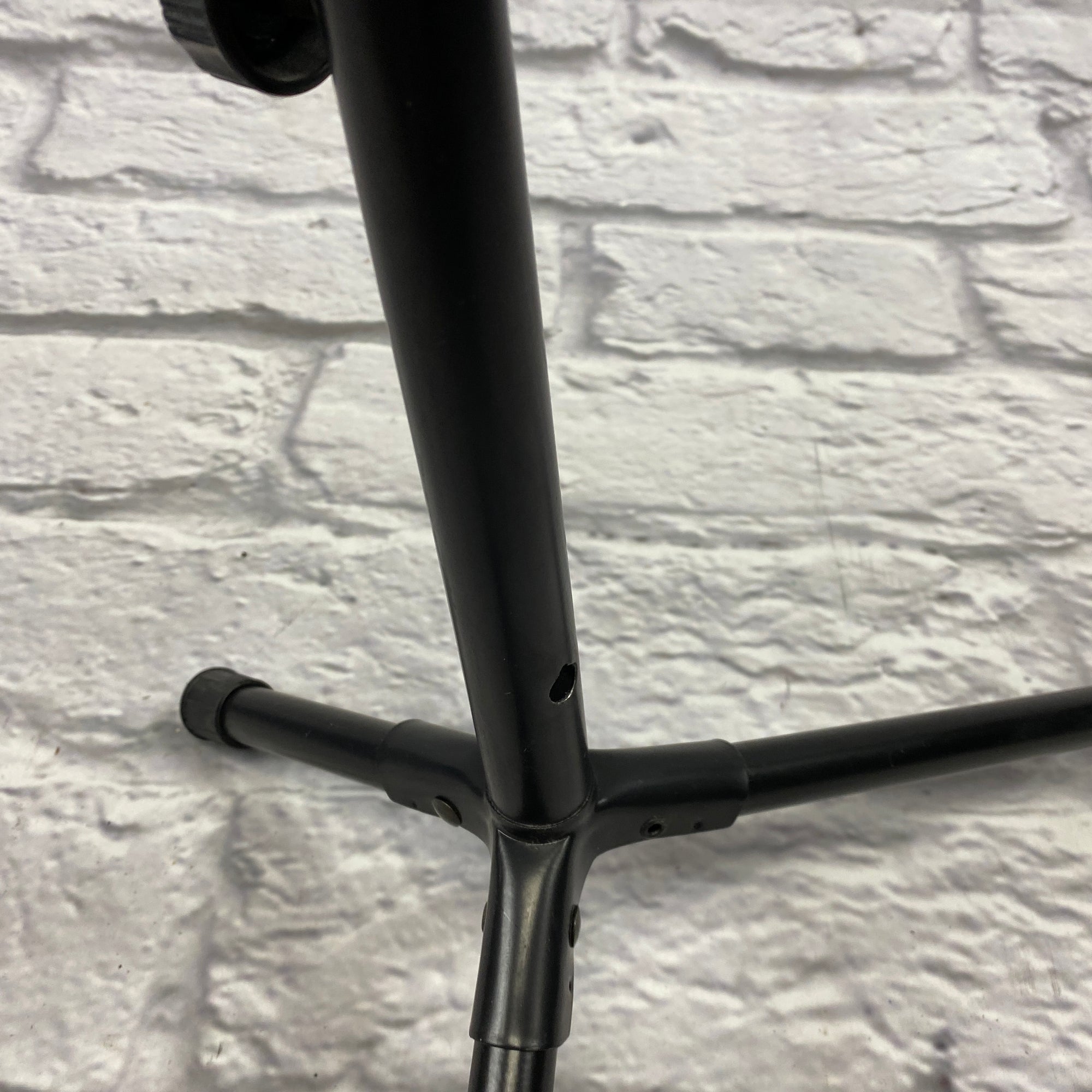 Black Guitar Stand
