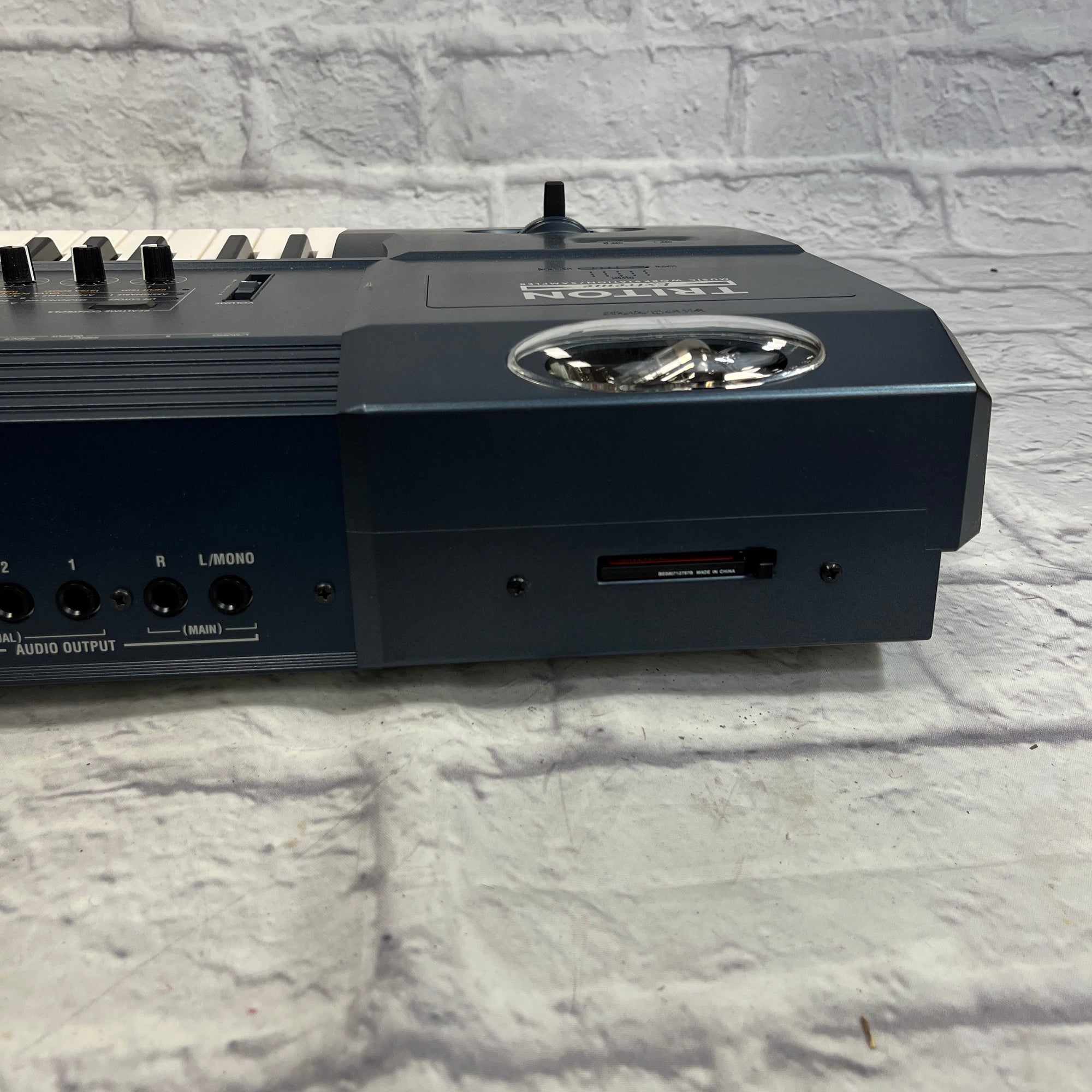 Korg Triton Extreme 61-Key 120-Voice Polyphonic Workstation