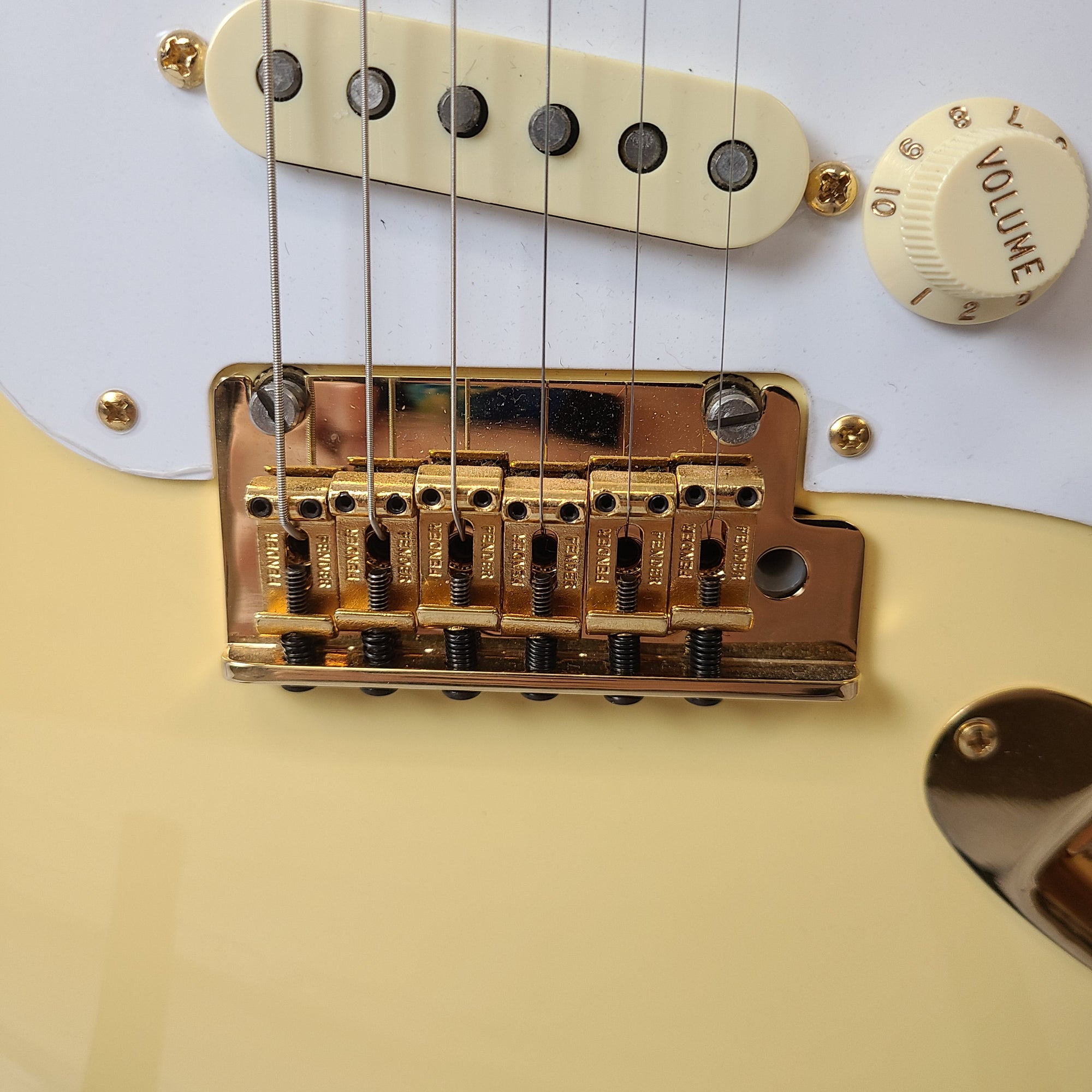 Fender Limited Edition American Professional Stratocaster Electric Guitar - Vintage White with Gold Hardware