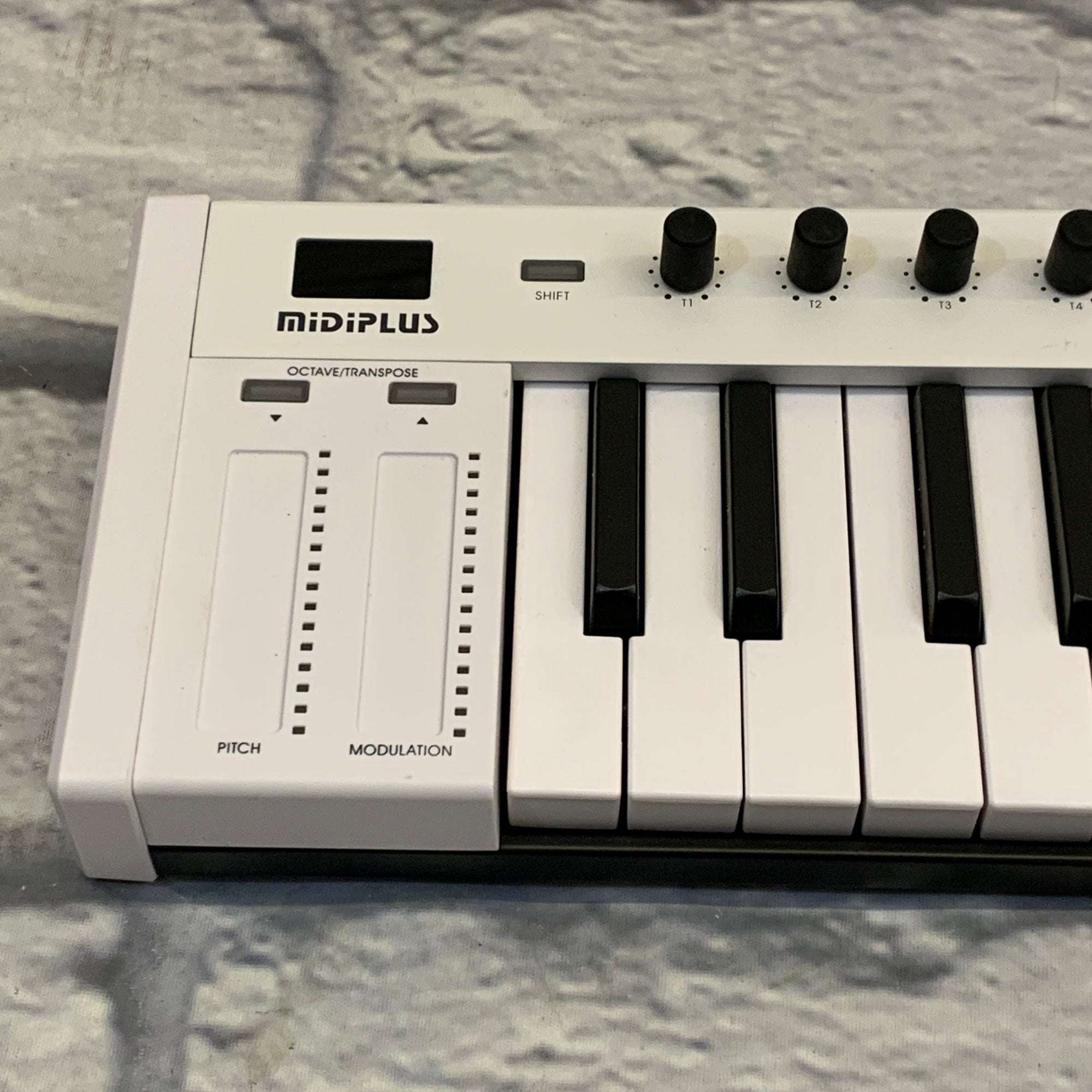 Amazon.com: midiplus X4 mini MIDI Keyboard Controller, White