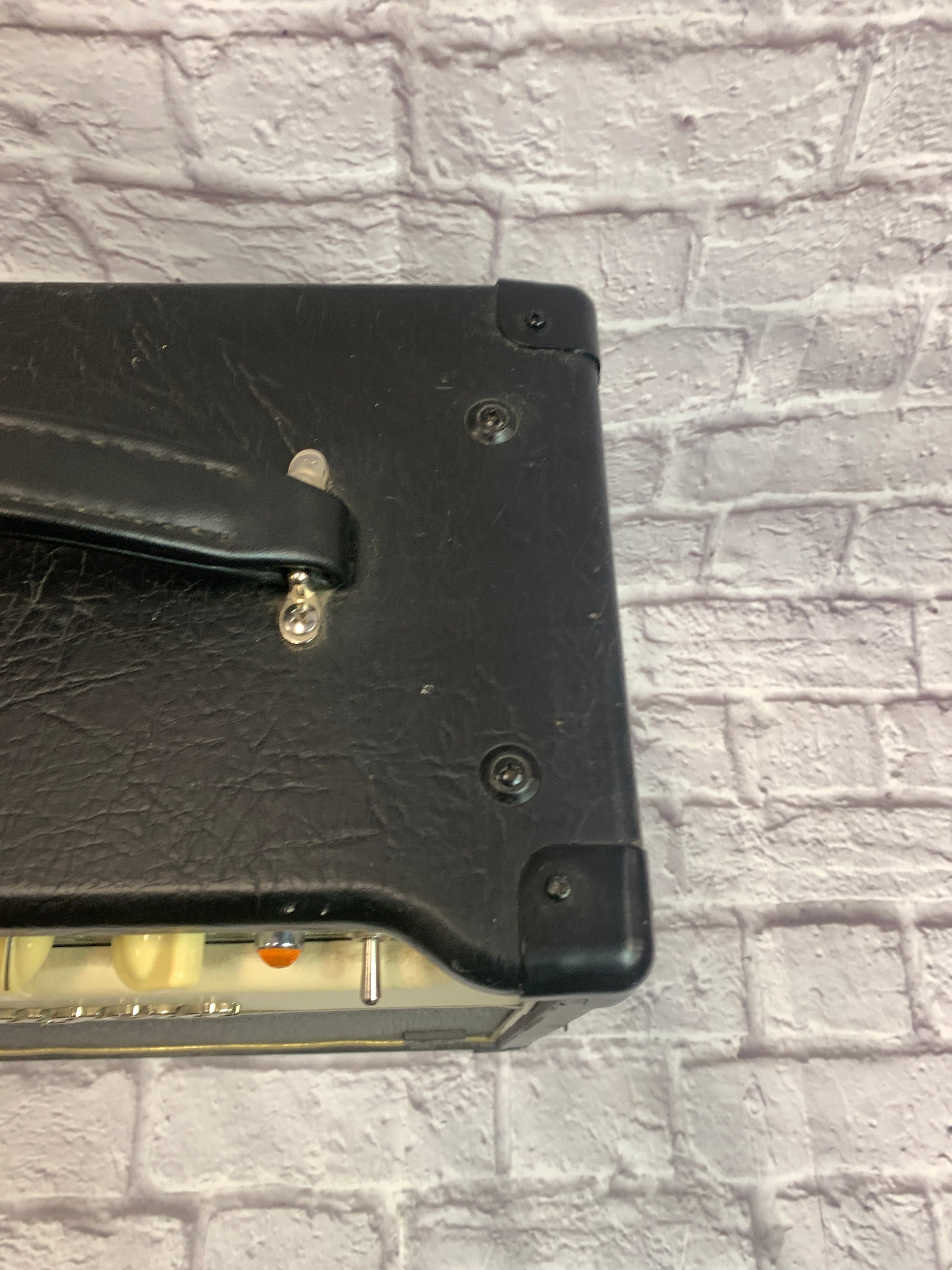 Bugera V5 Infinium 5-watt Tube Guitar Combo Amp