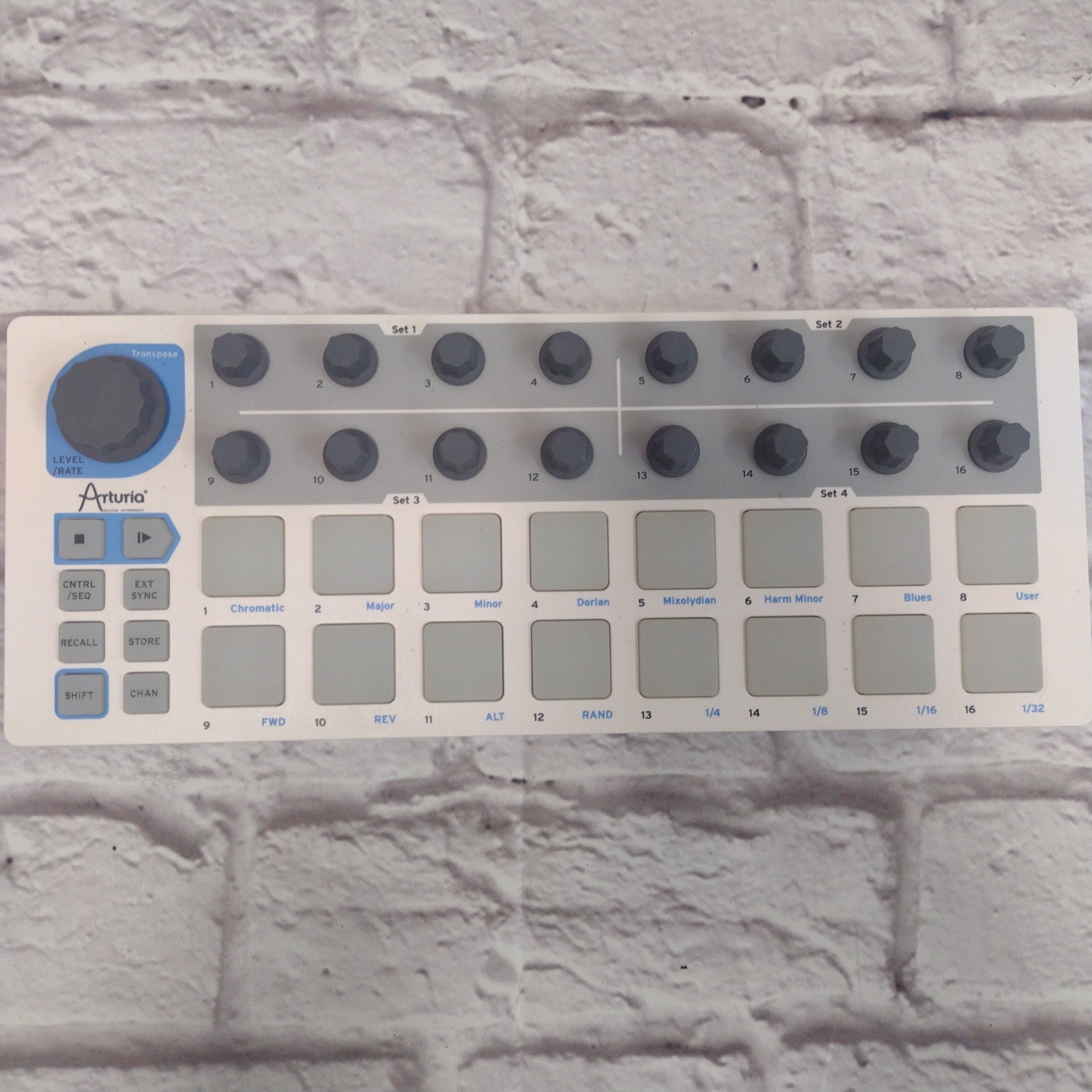 Arturia BeatStep Midi Controller