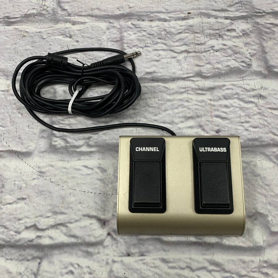 Behringer FS112B Two-Button Footswitch - Channel Ultrabass 1/4" TRS