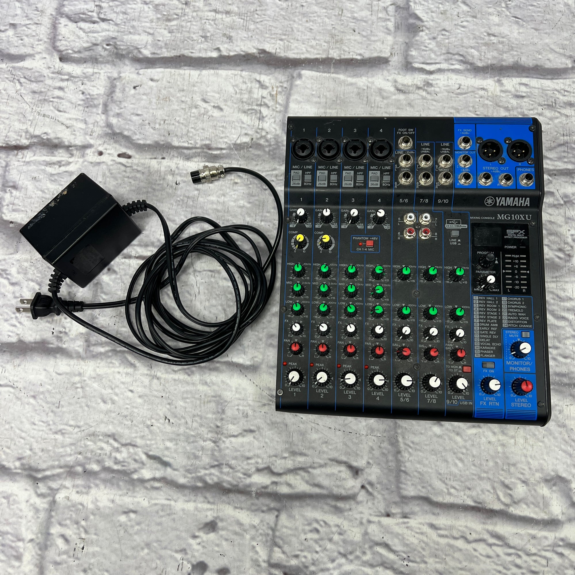 YAMAHA MG10XU(新品) Amazon.com: YAMAHA MG10XU 10-Input Stereo Mixer with Effects