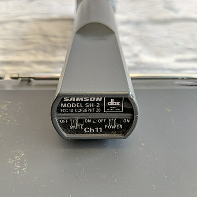 Samson SR-22 VHF-FM Wireless Unit w/ Shure SM58