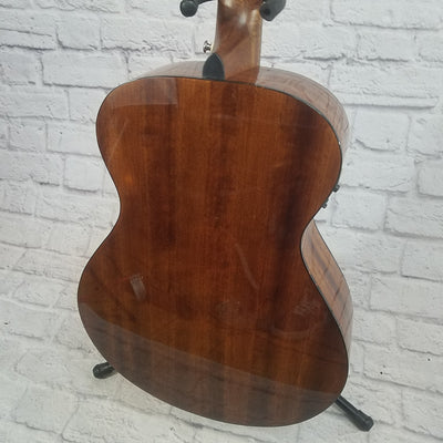 Breedlove Pursuit concert Mahogany Acoustic Guitar