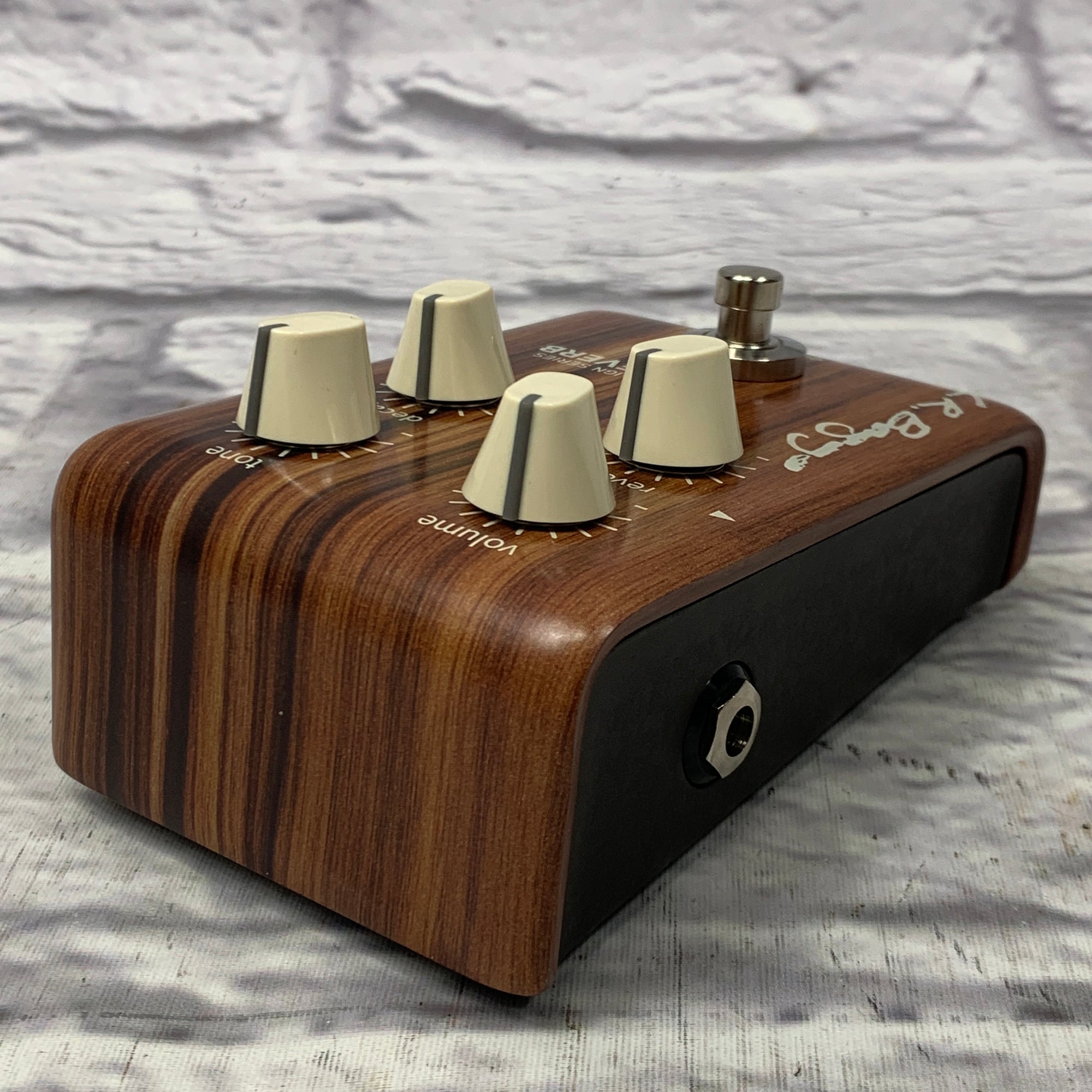 LR Baggs Align Series Reverb Pedal