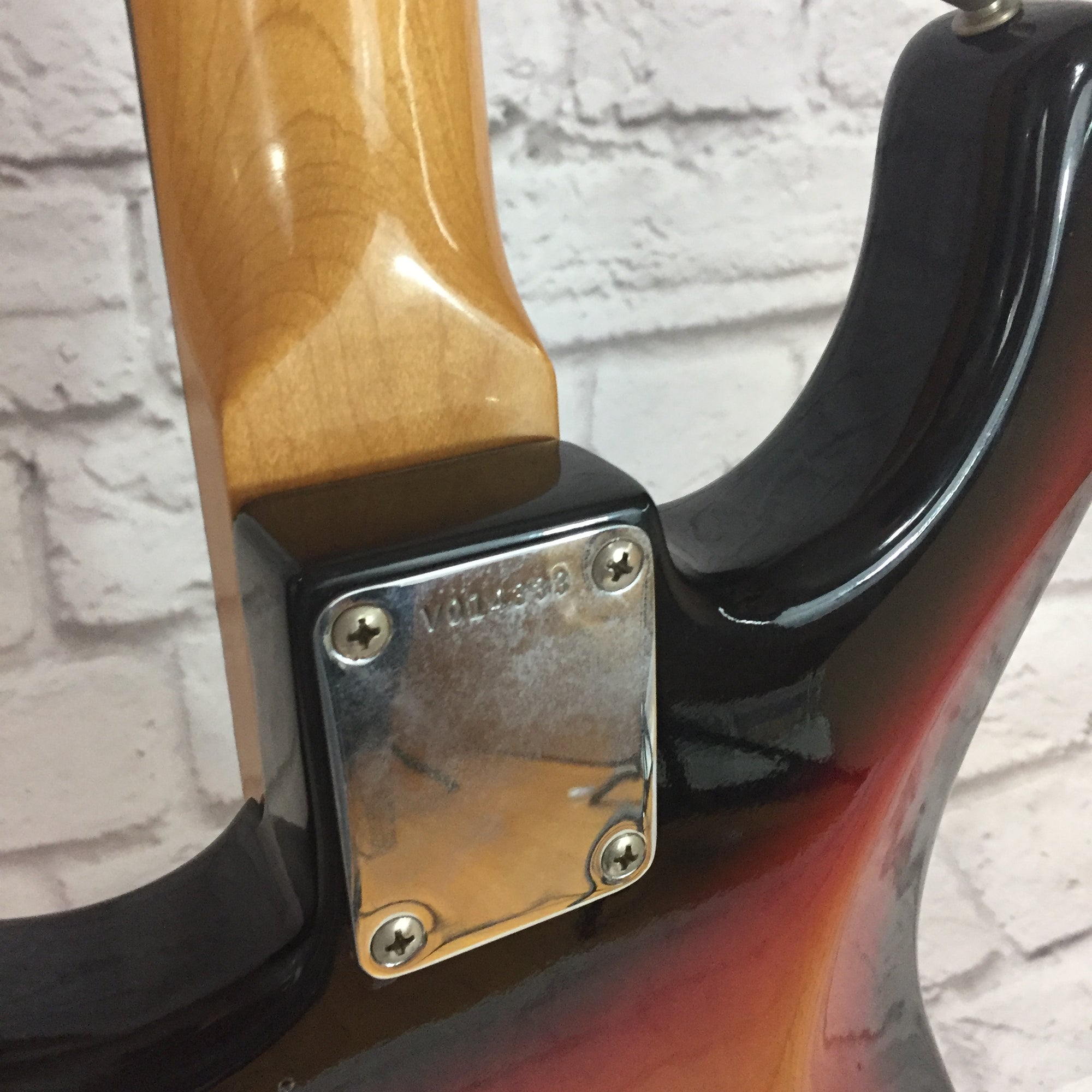Fender 1983 62' Reissue Stratocaster 3 Tone Sunburst with Tweed Case