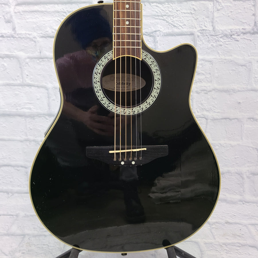 Ovation Celebrity CC057 w/ Hard Case