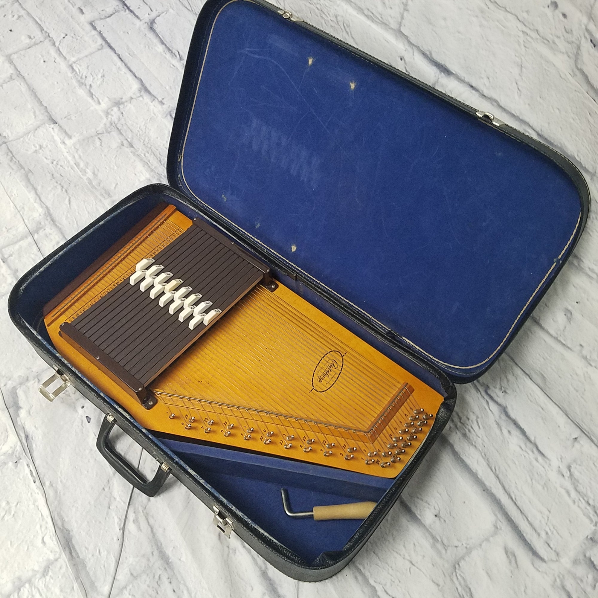 Oscar Schmidt Silverstone Autoharp