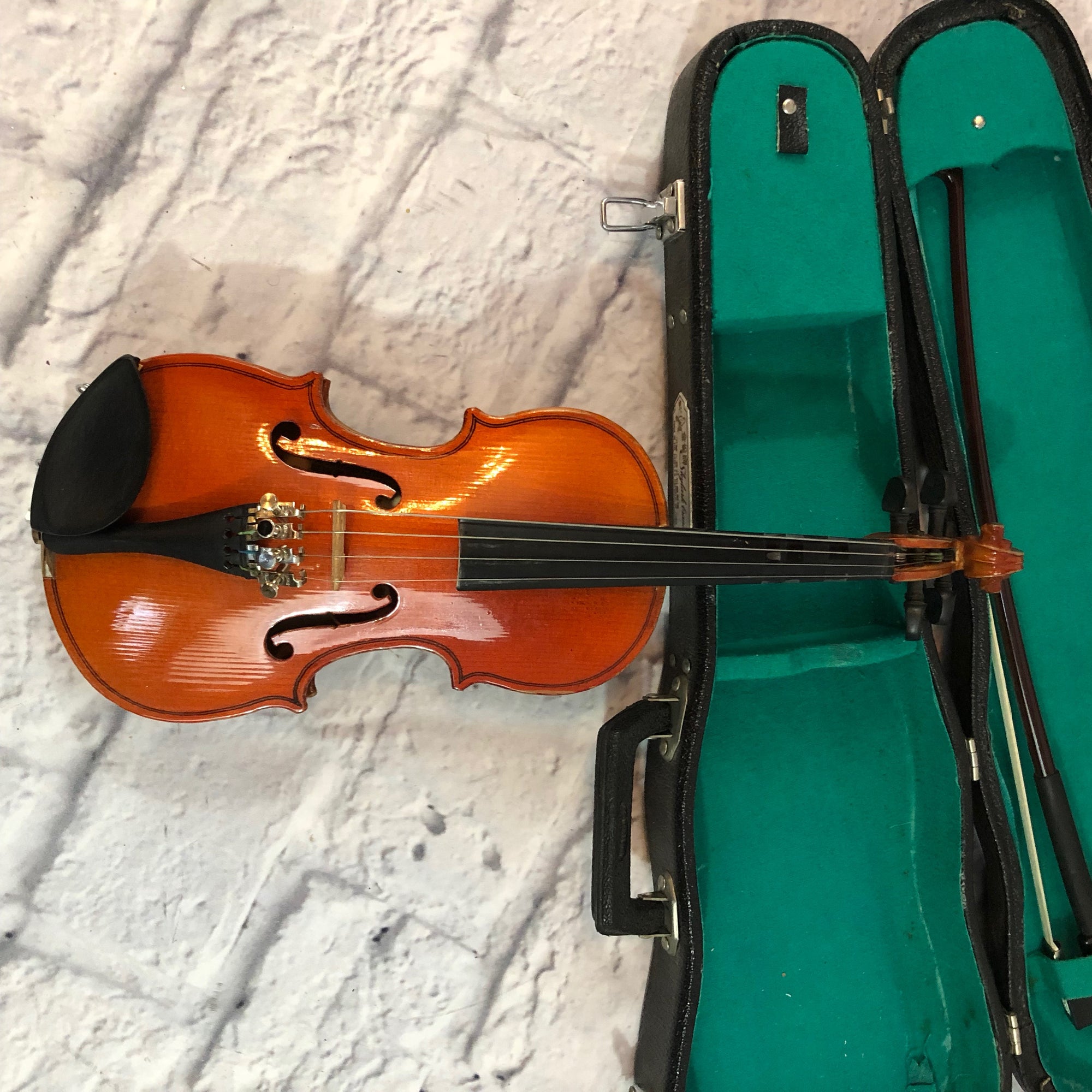 Skylark Grand 1/16th Violin w Case/Bow