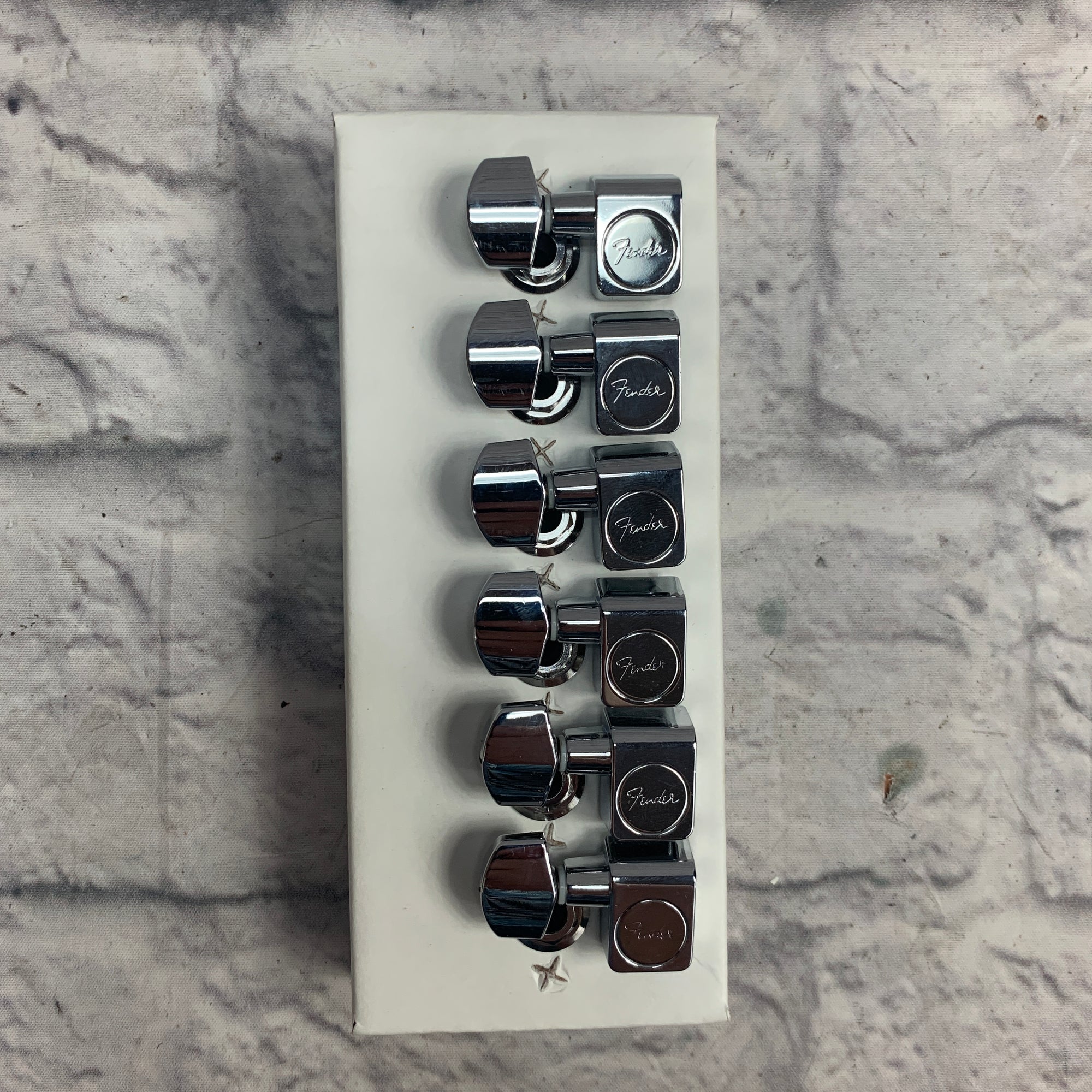 Fender 6 In Liner Tuning Machine Set