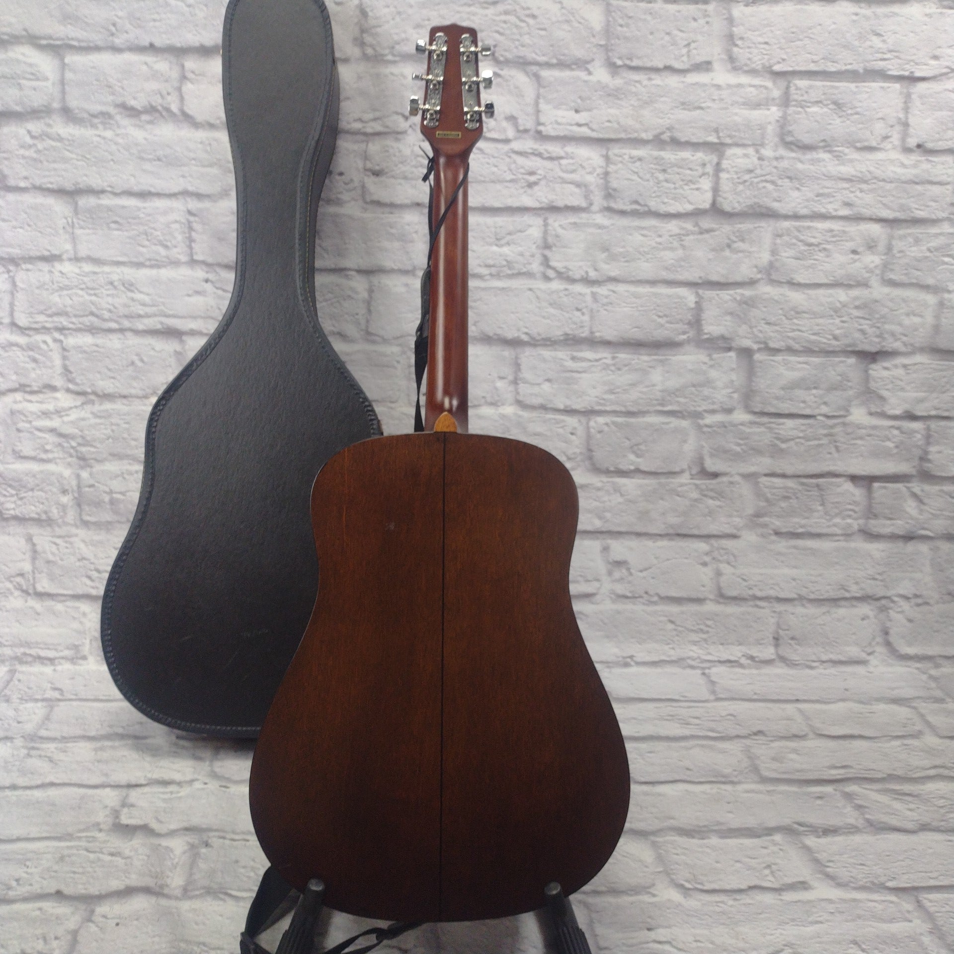 Jasmine S-35SK  Acoustic Guitar With Chipboard Case