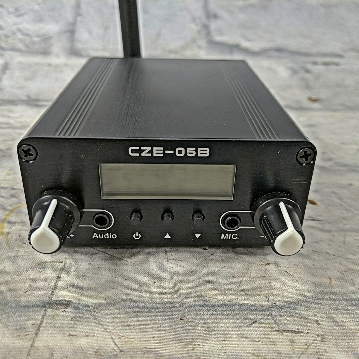 Unknown CZE 05B FM Transmitter Wireless Transmitter Pack