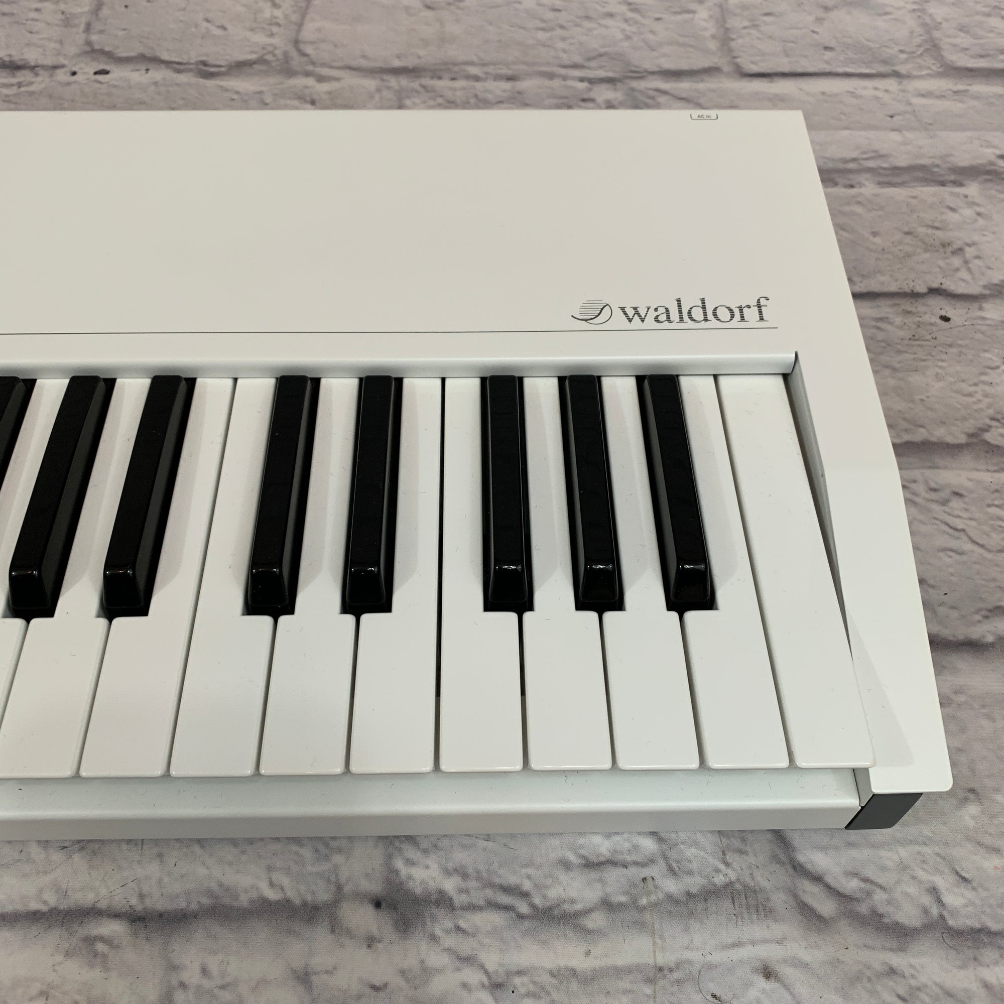 Waldorf Blofeld 49 Key Synthesizer