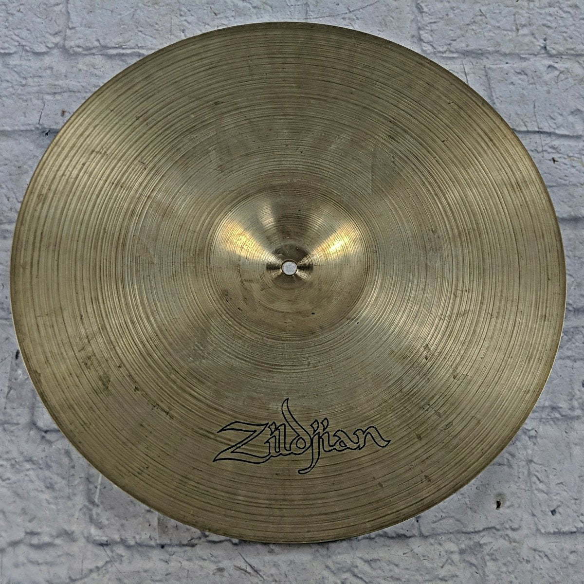 Zildjian 18 Avedis Thin Crash Hollow Logo Crash Cymbal