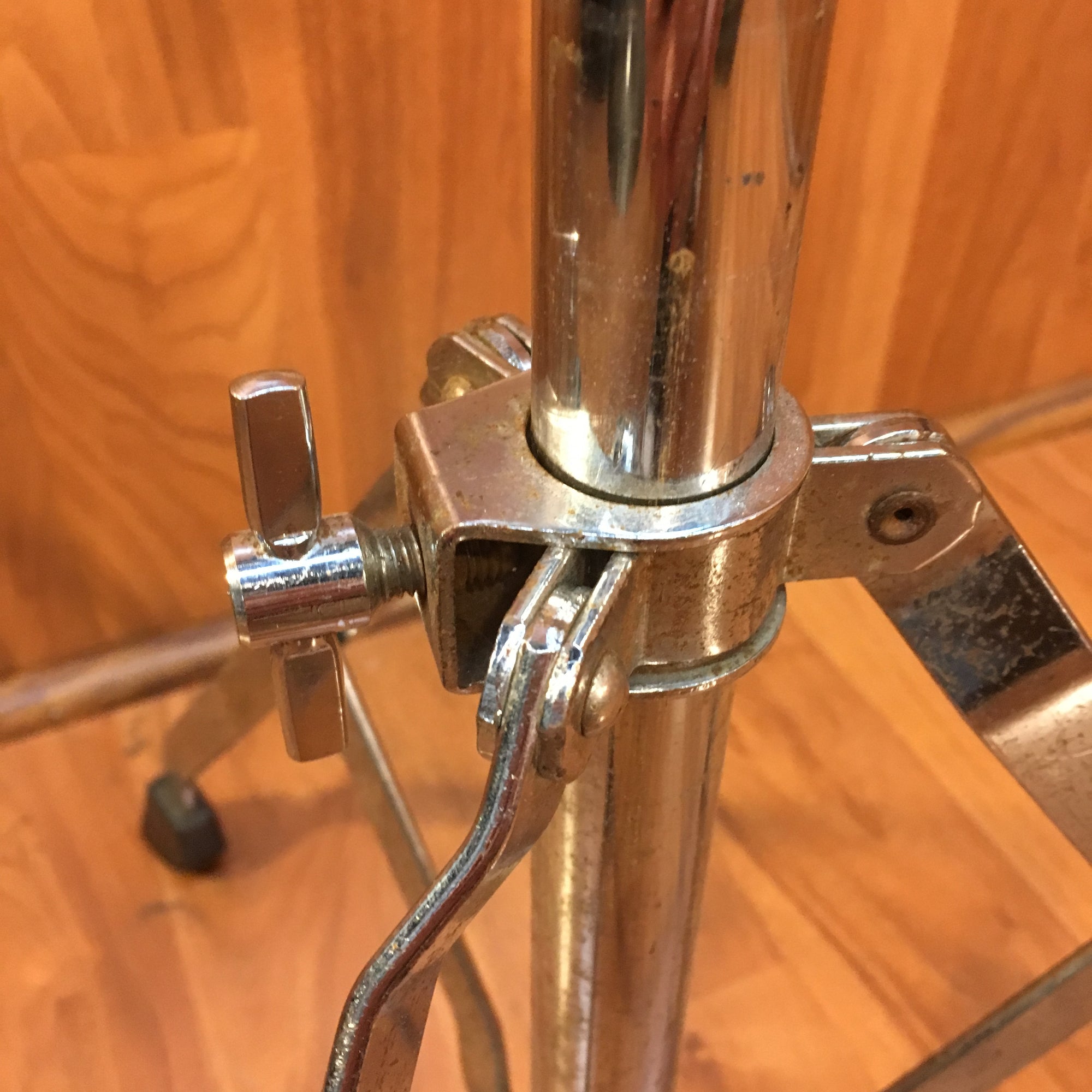 Unknown Single Straight Stand