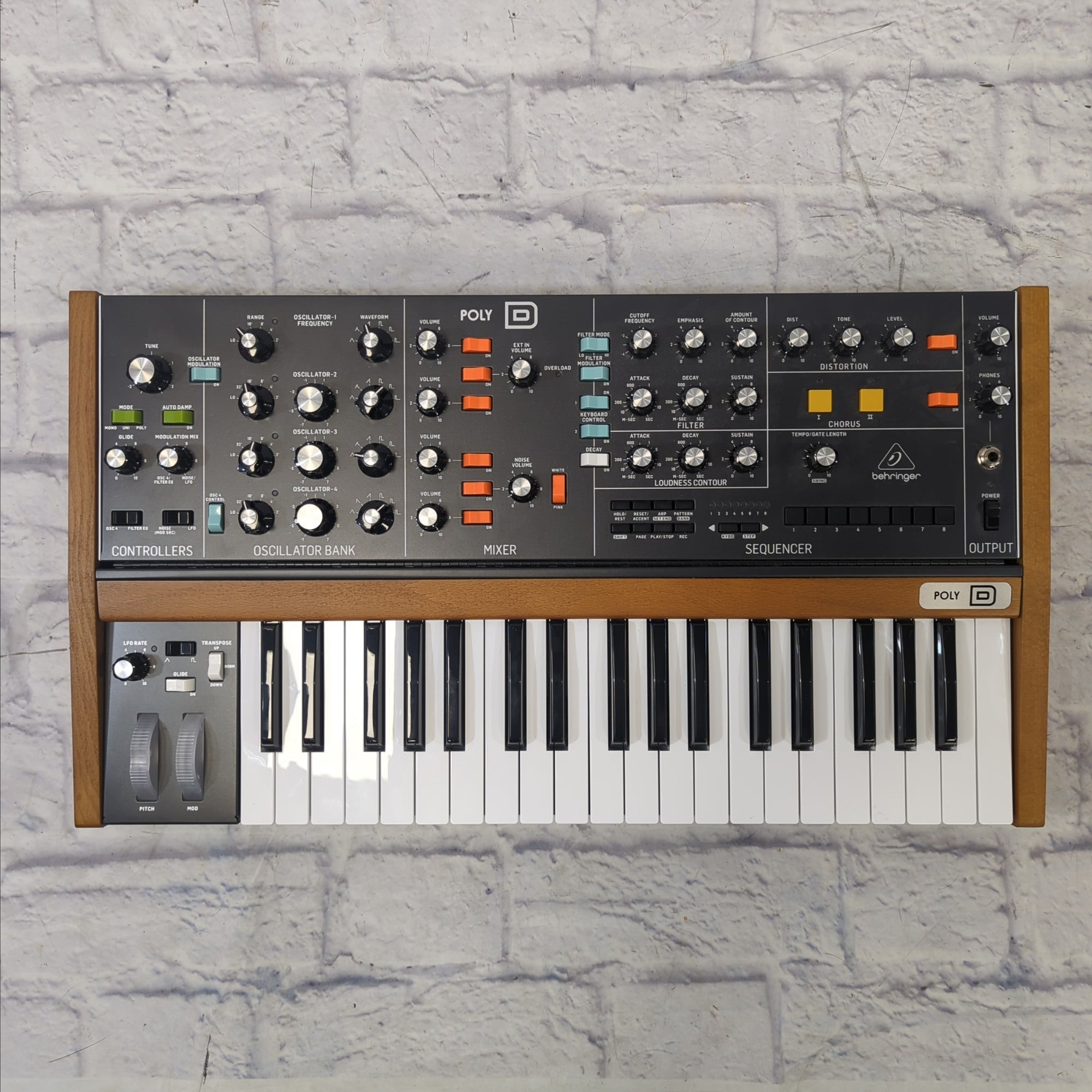 Behringer Poly D 4-Voice Po - Evolution Music