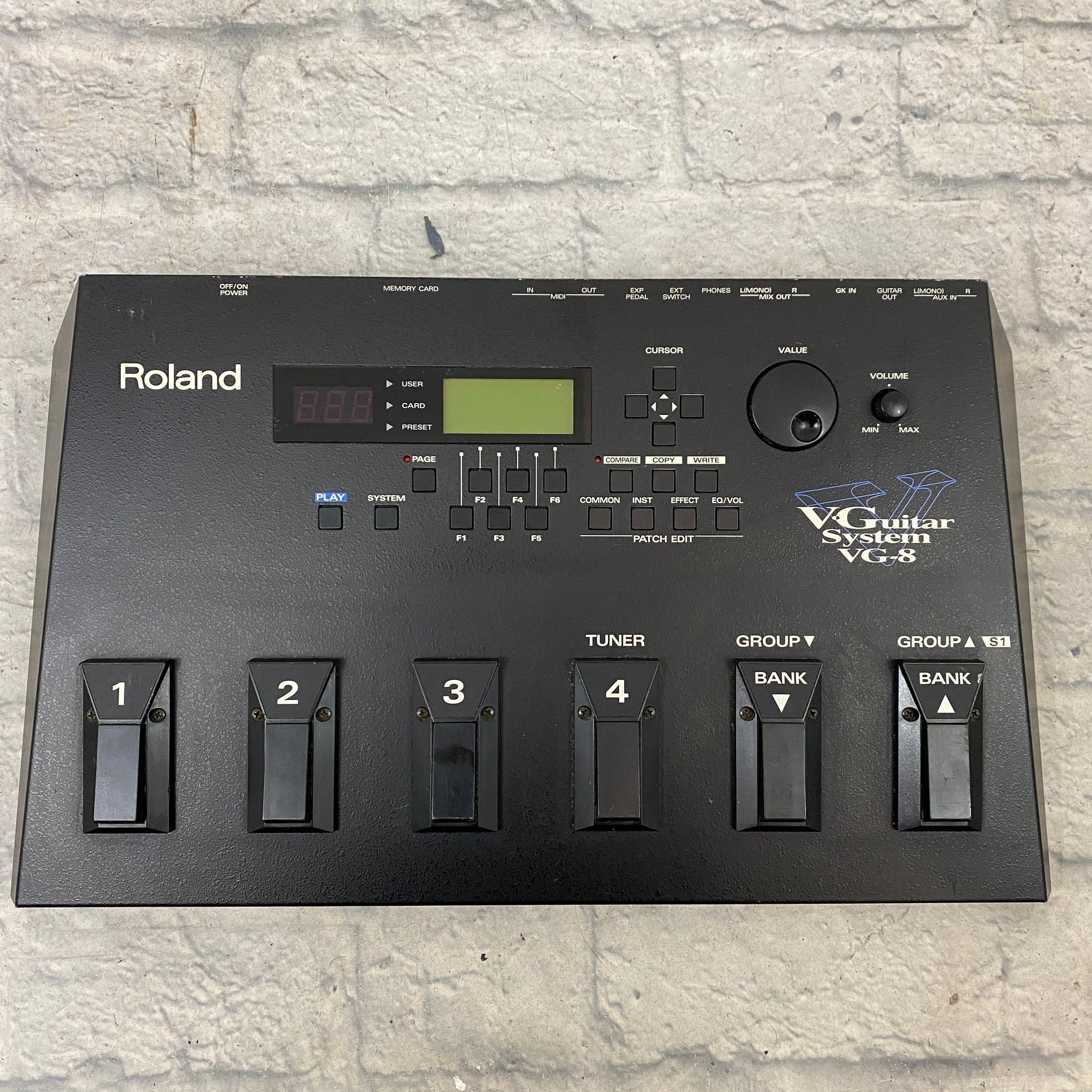 Roland VG-8 V Guitar System Synth and Multi Effects Pedal