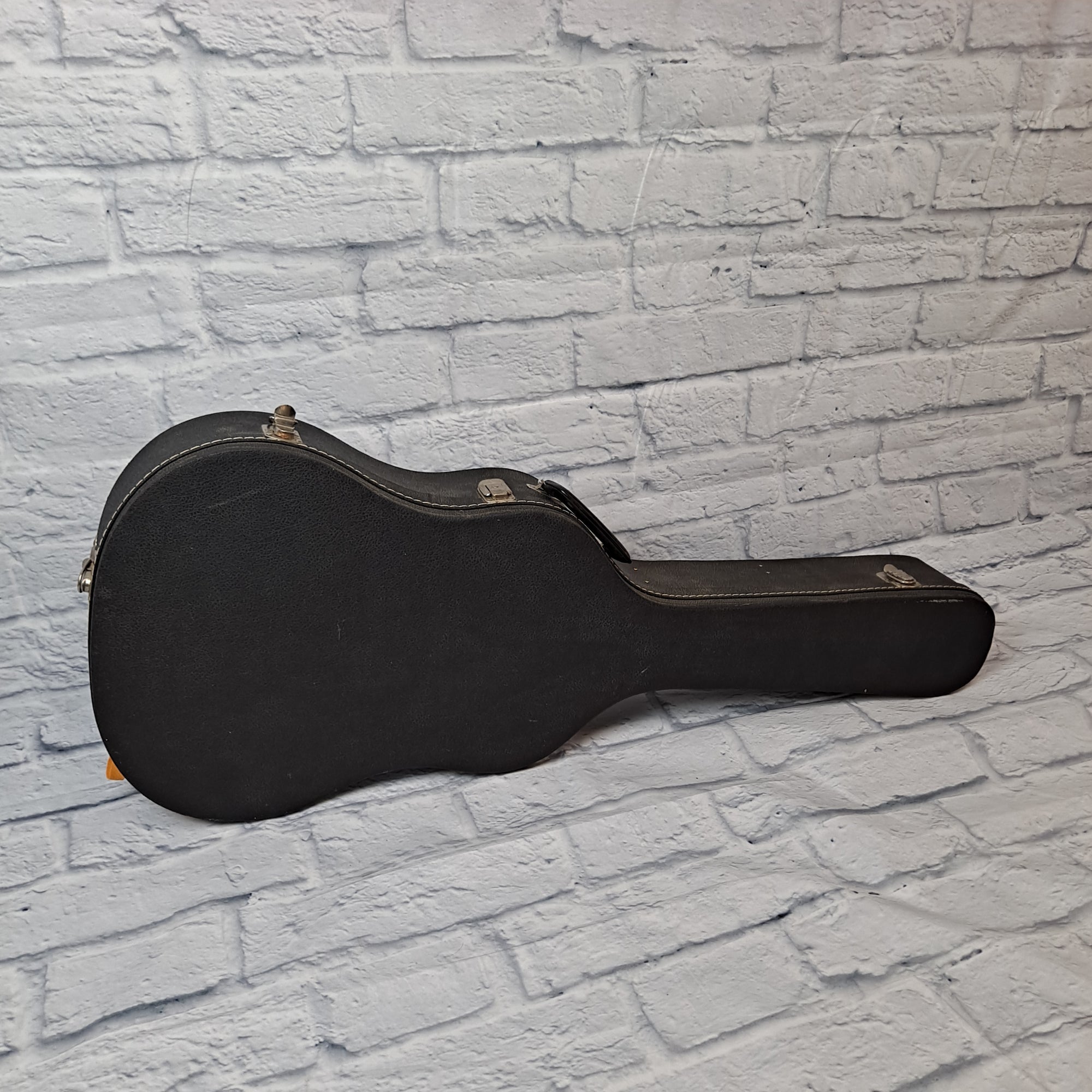 No Name Acoustic guitar hard case