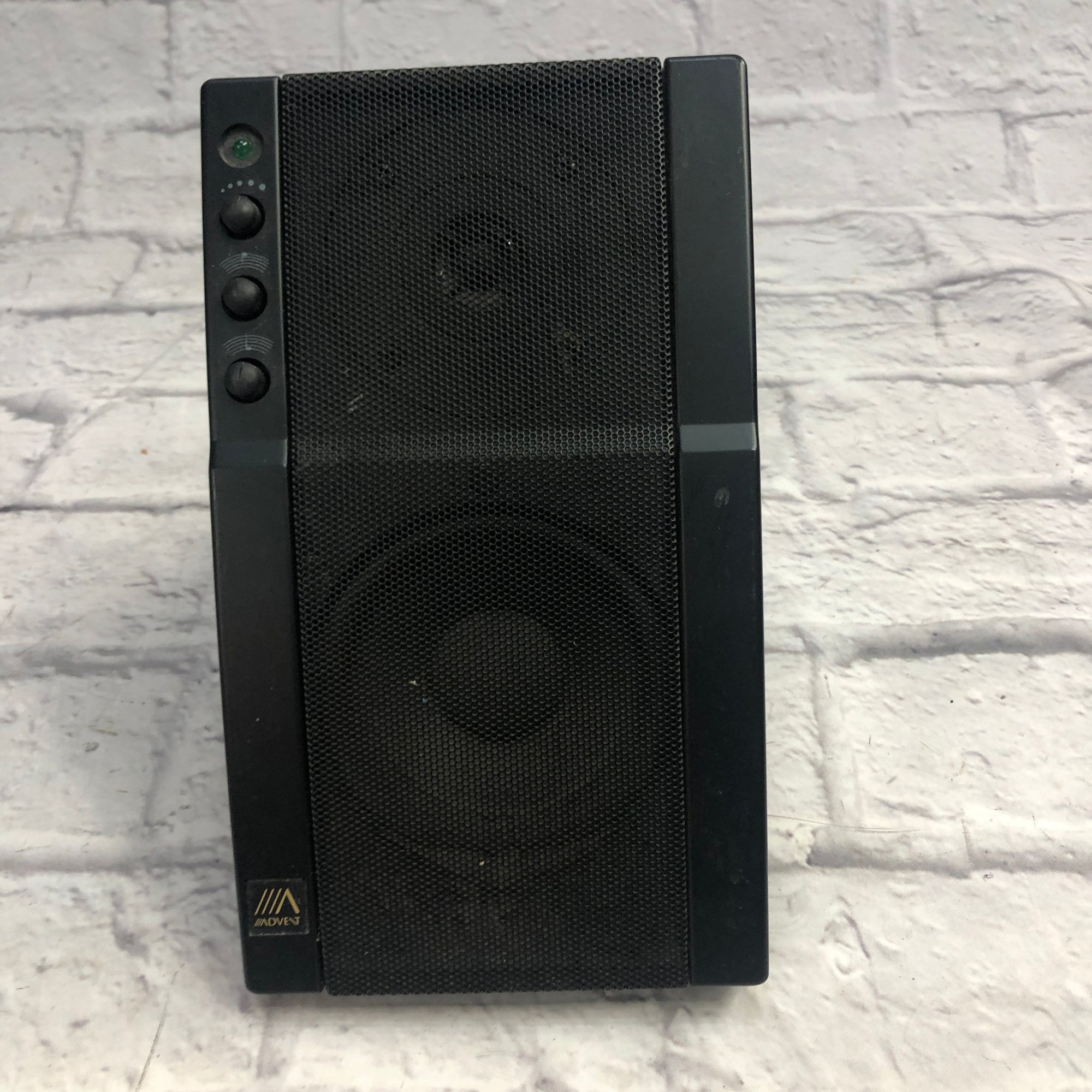 Advent AV570 Powered Wedge Speaker