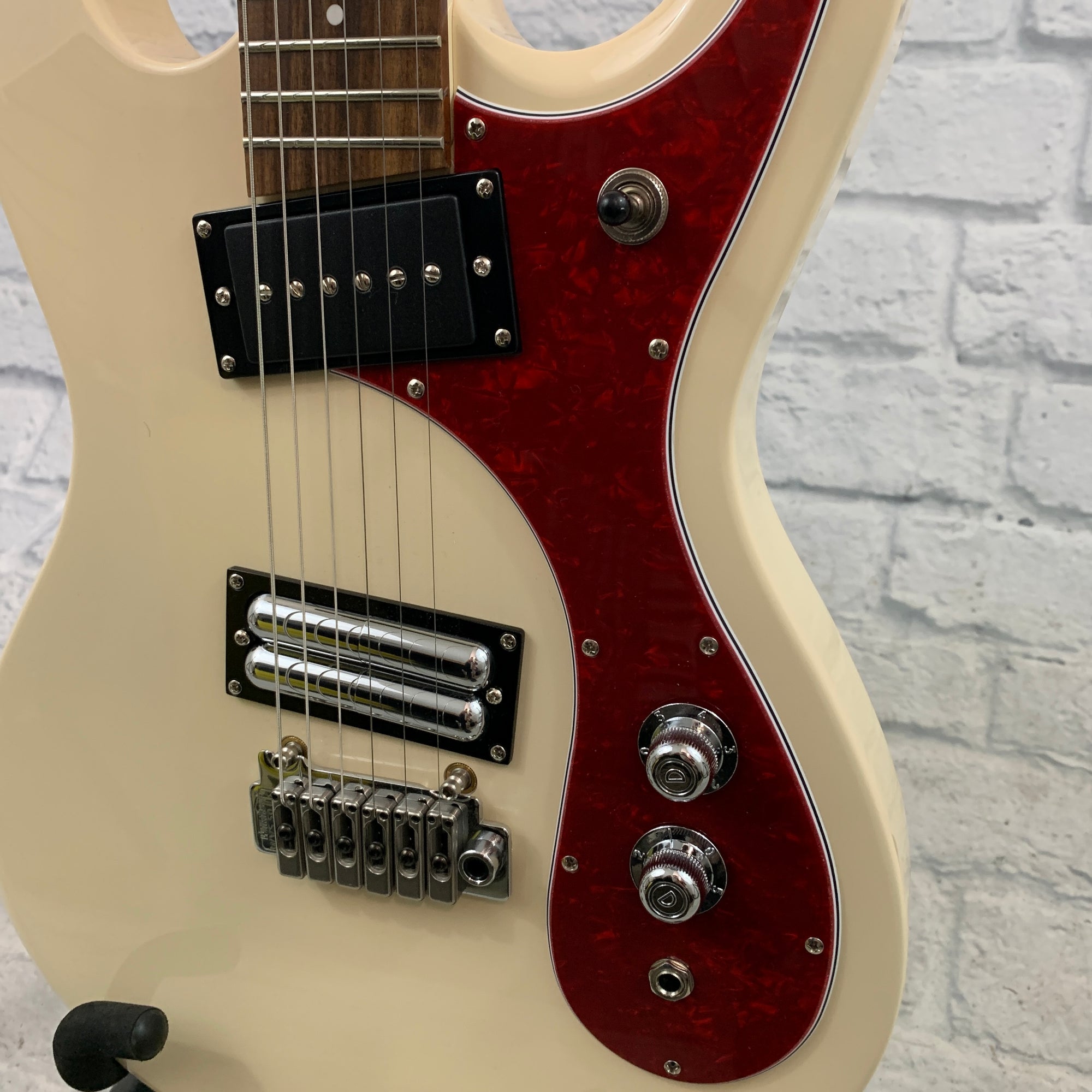 Danelectro 64XT Electric Guitar - Cream