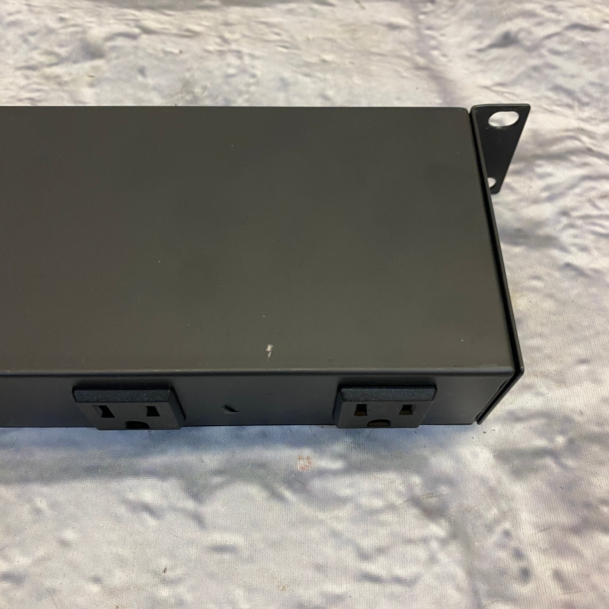 Tripp-Lite RS-1215-RA Power Conditioner