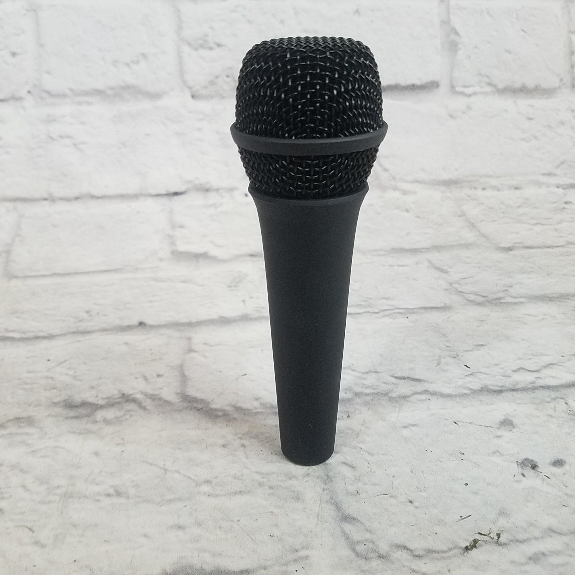 Audio 2000's ADM-106 Vocal Microphone