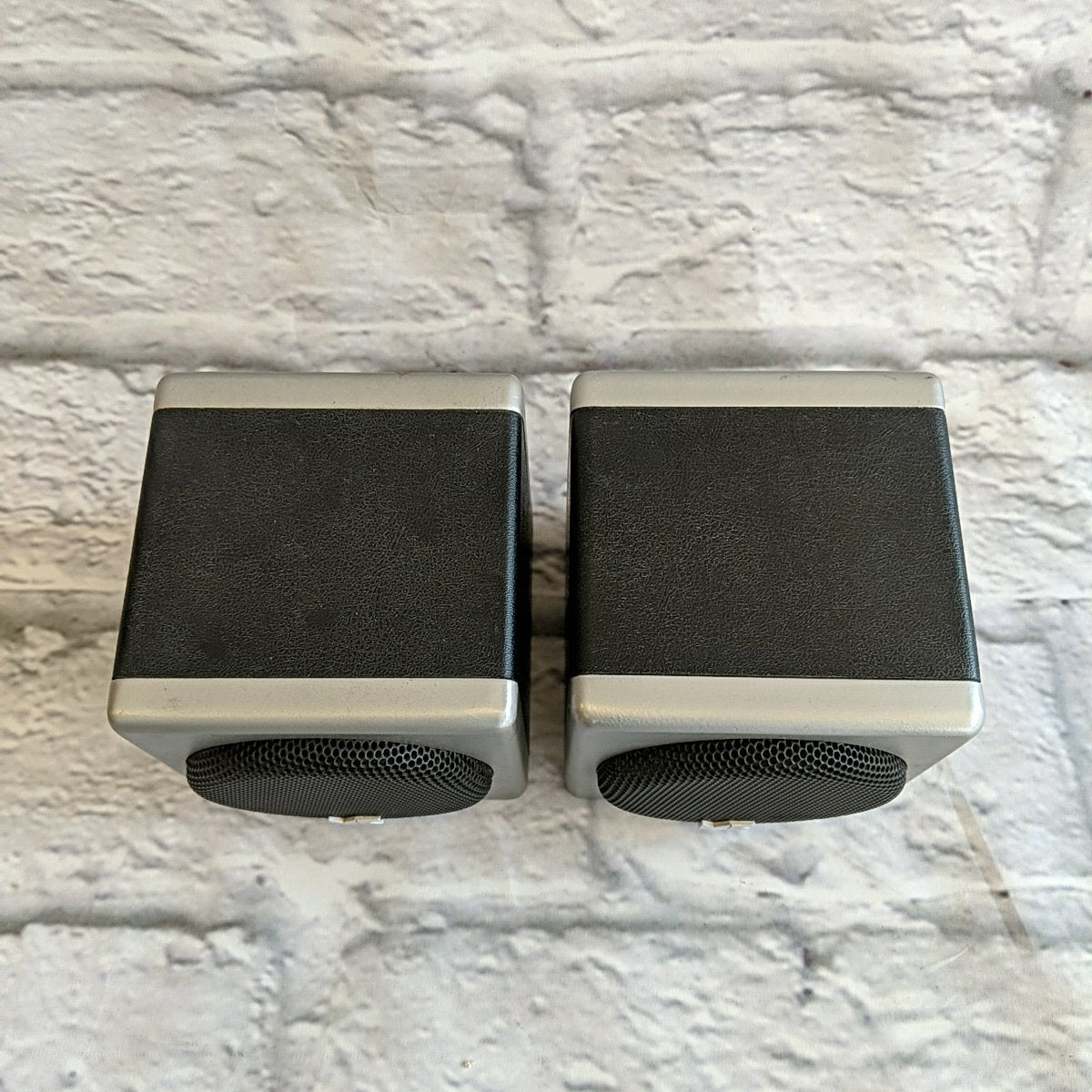 Miller & Kreisel MP6NKBL Speaker Pair