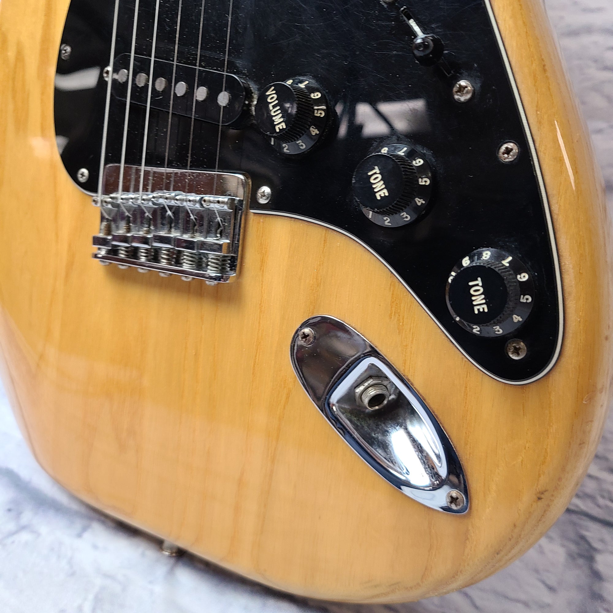 Fender USA Stratocaster Vintage1982 E203224 - Evolution Music