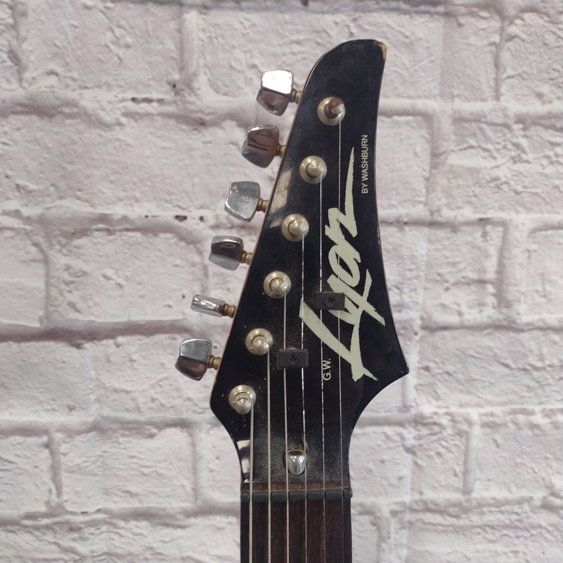 Unknown Teardrop Electric Guitar with Lyon Neck