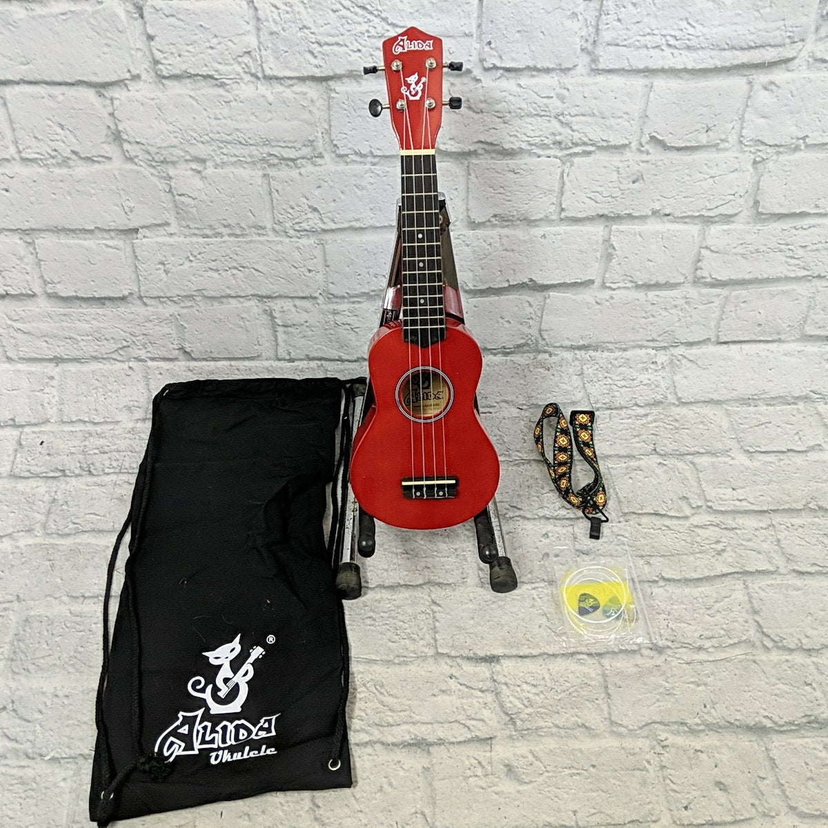 Alida AU-003 Starter Ukulele with Bag and Strap