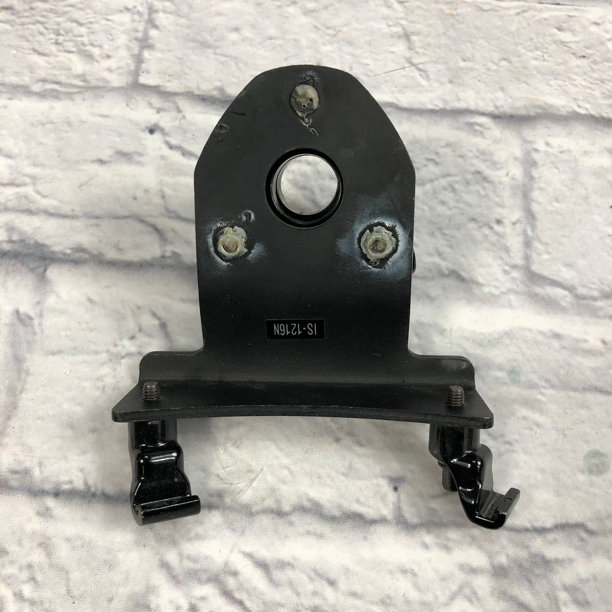 Pearl ISS Tom Mount Latch