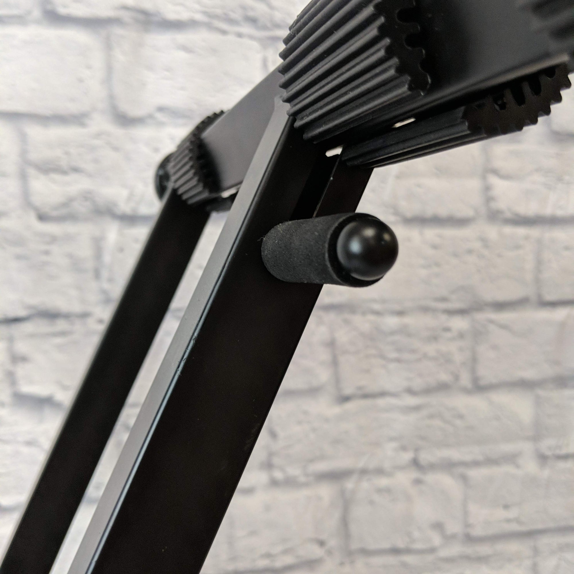 No Name keyboard stand