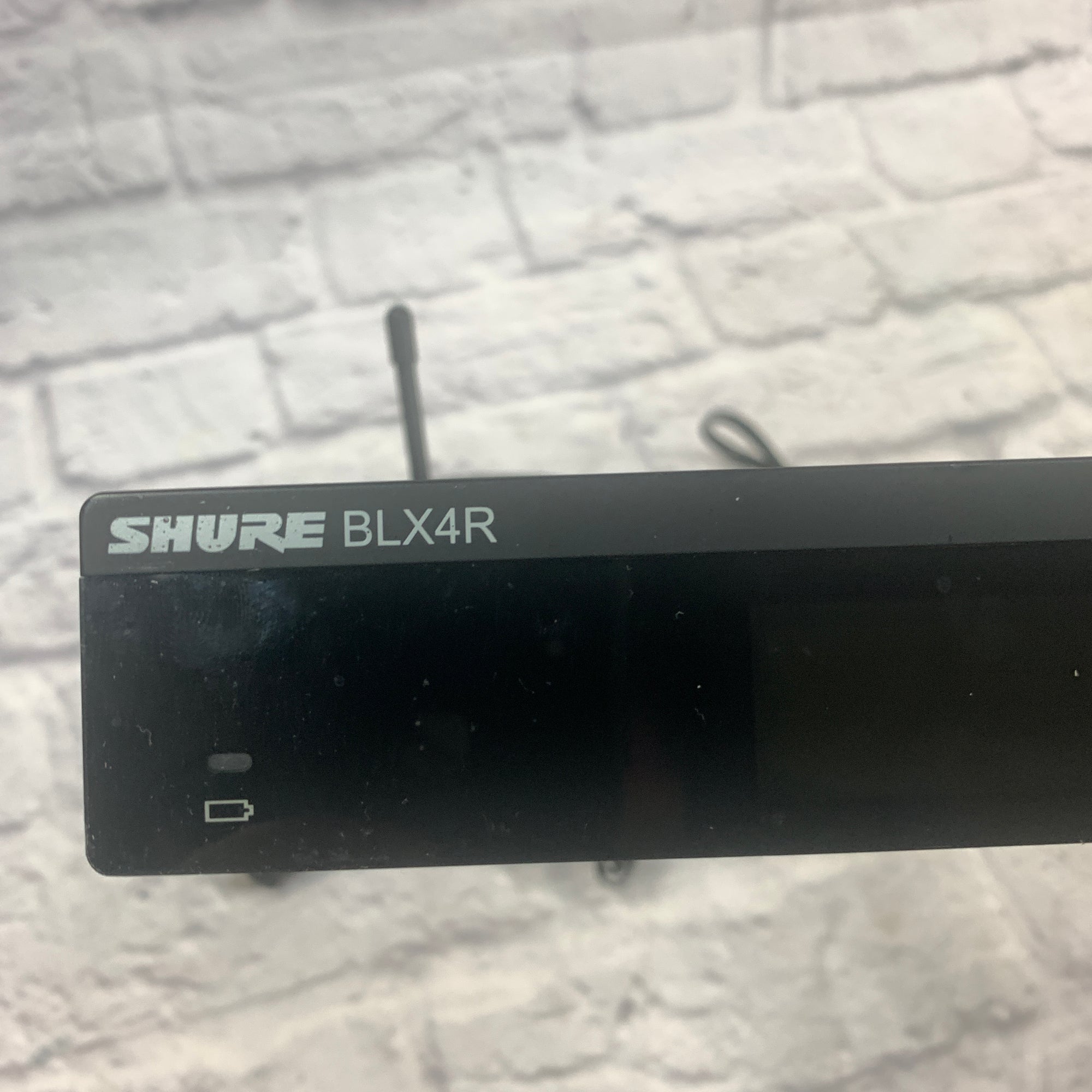 Shure BLX4R Wireless System w/ Beta 58a