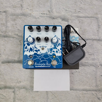 EarthQuaker Devices Avalanche V1 reverb and Delay Reverb