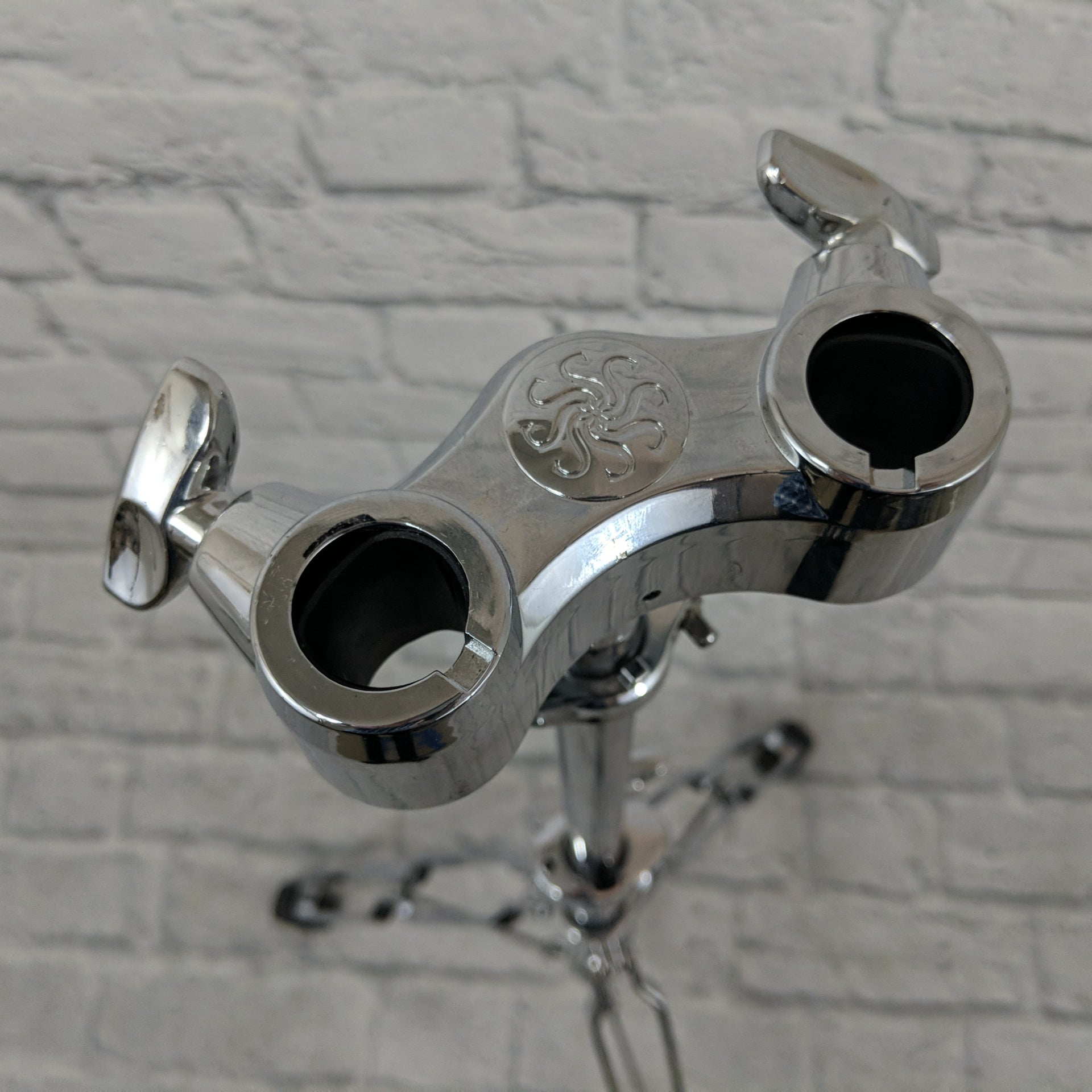 Sakae WTS200D Double Braced Double Tom Stand