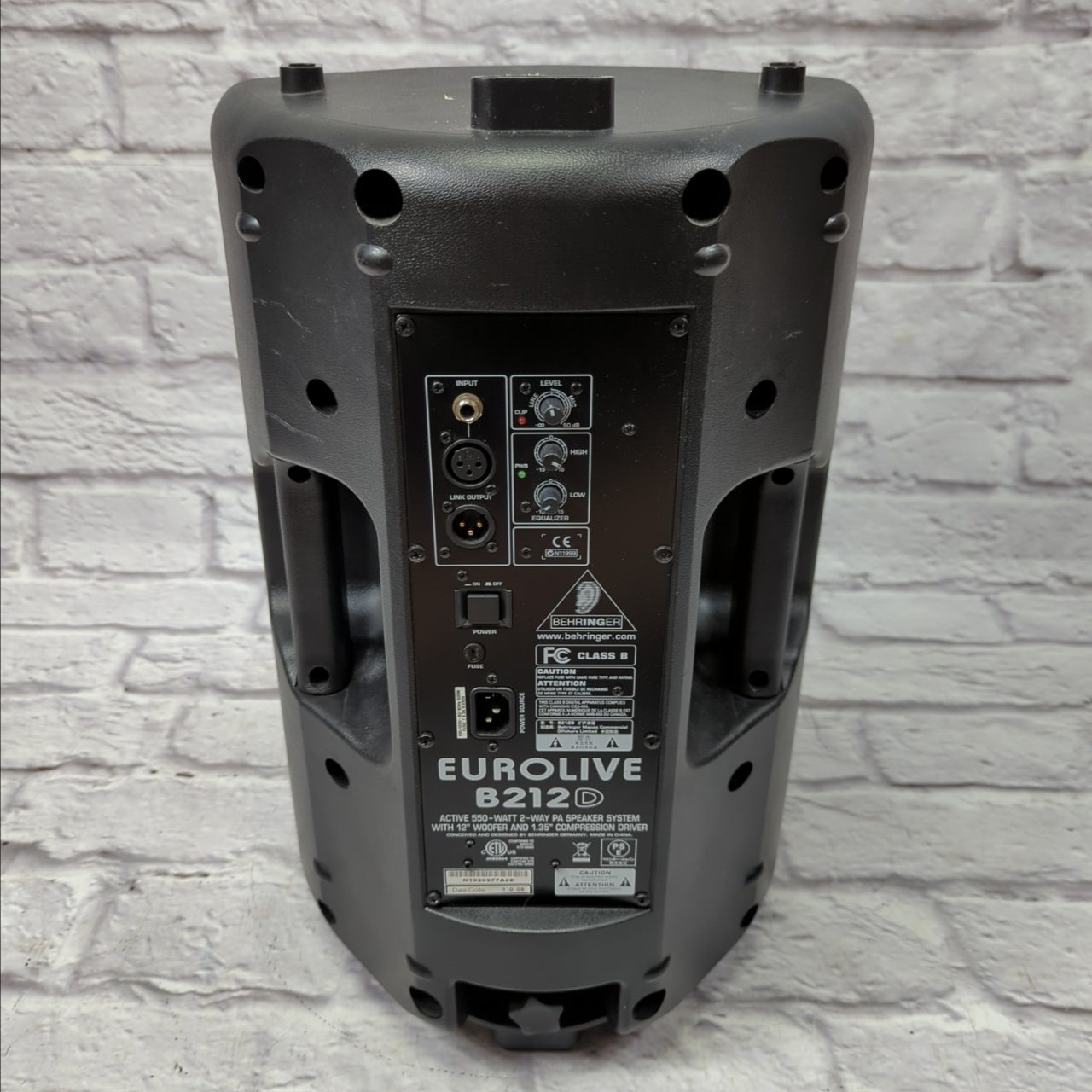 Behringer Eurolive B212D 550-Watt 12" Powered Speaker