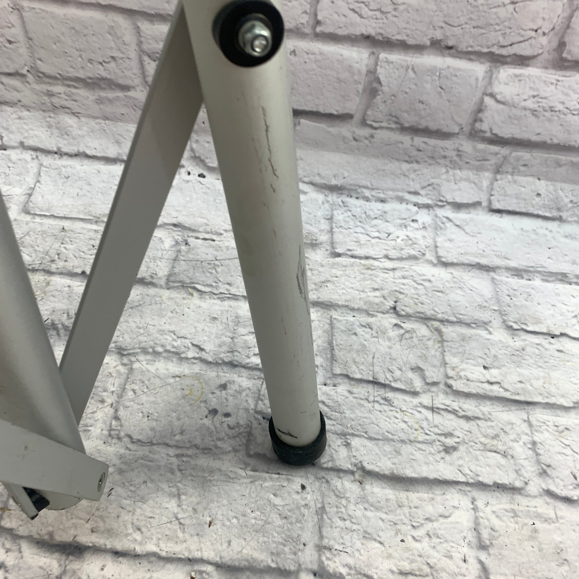 Suspenders by LP Speaker Stand